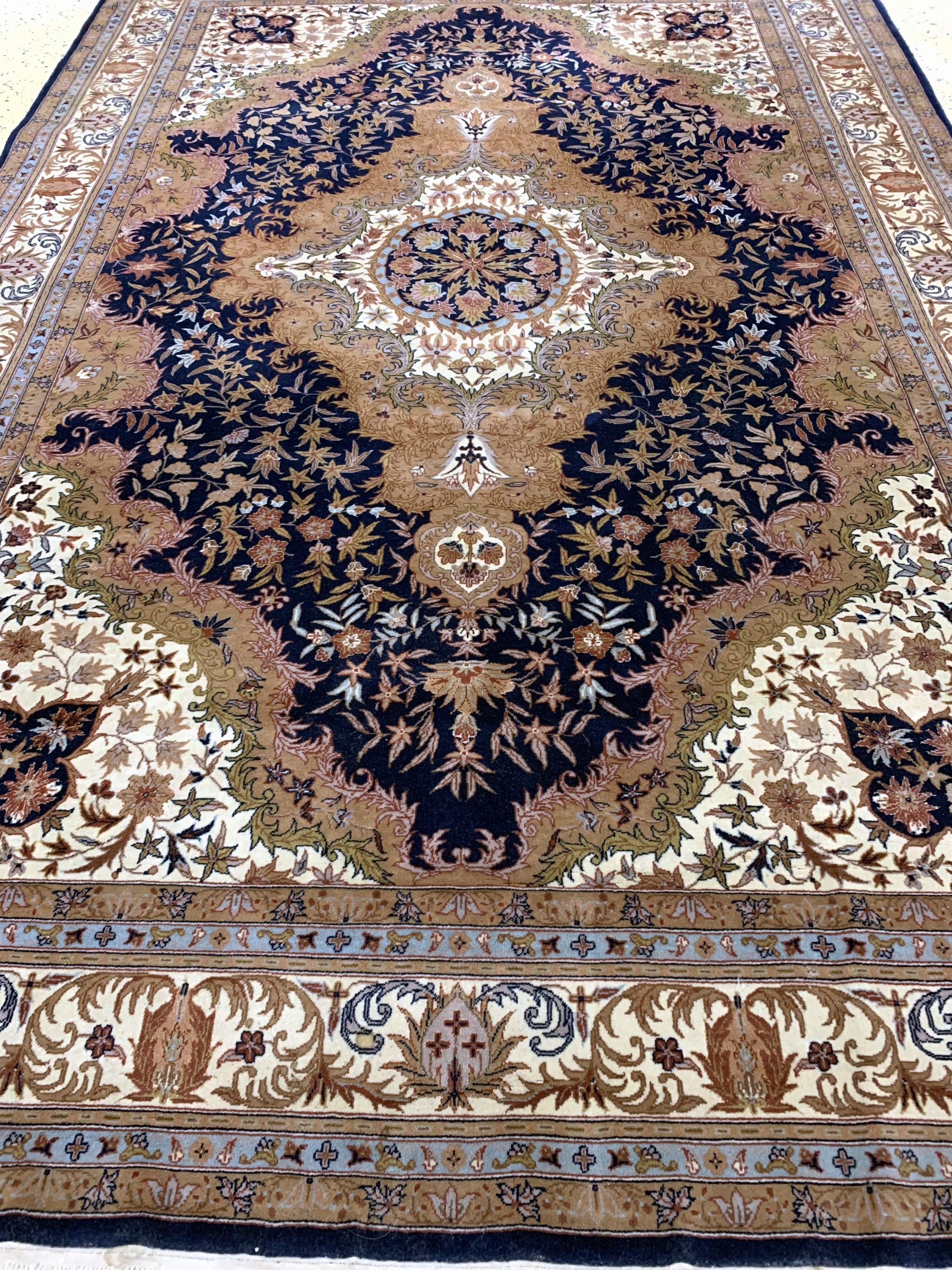 Detail f: Esfahan fein, China, Ende 20.Jhd, Korkwolleauf Baumwolle, ca. 280 x 186 cm, EHZ: 2