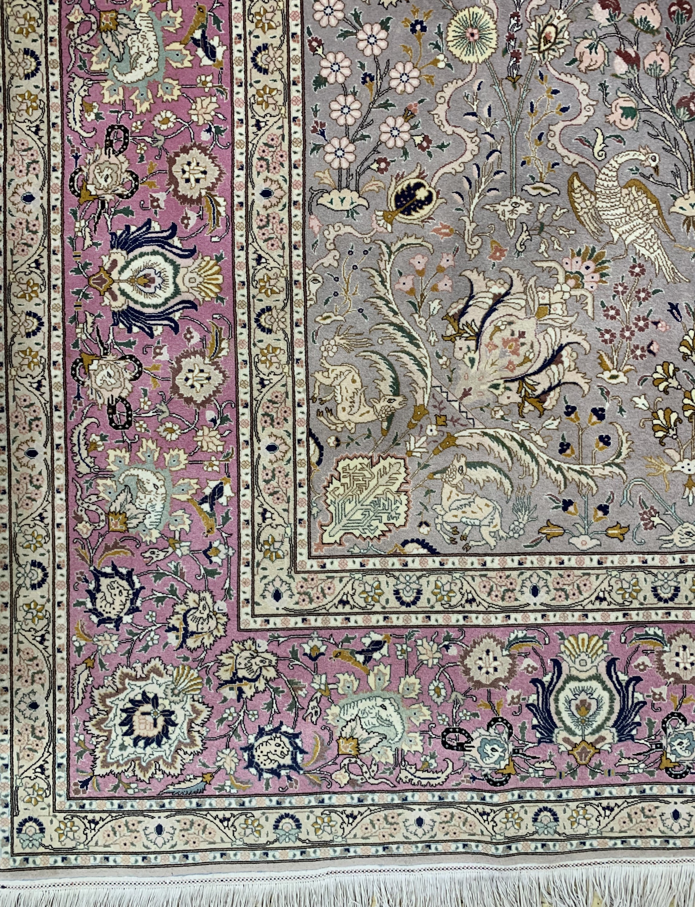 Detail b: Täbriz fein(50 Raj), Persien, Mitte 20.Jhd,Korkwolle auf Baumwolle, ca. 402 x 300 cm, ca.500.000 Kn/qm, verblasst, EHZ: 2