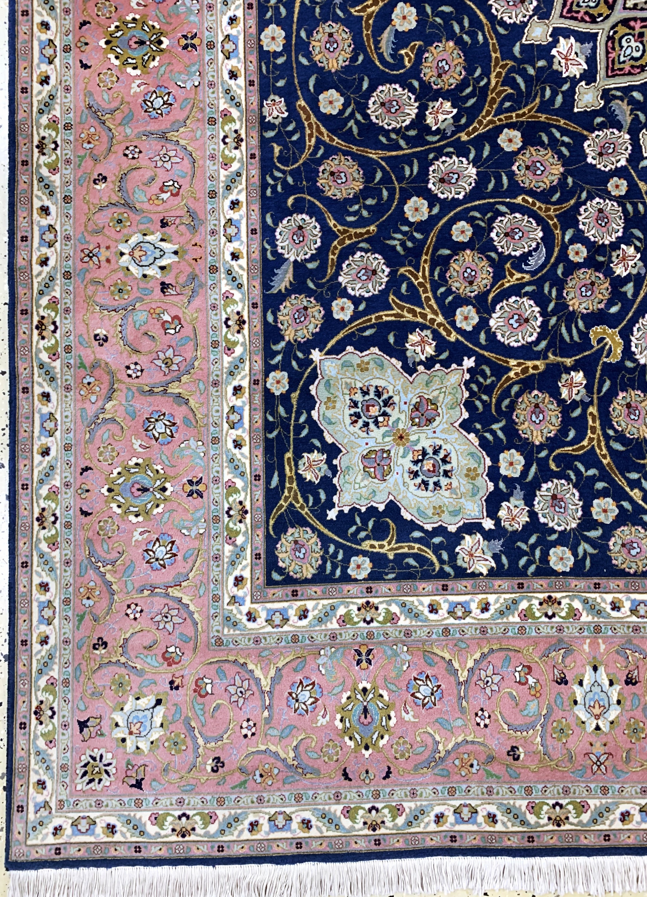 Detail b: Täbriz fein(50 Raj), Persien, Ende 20.Jhd, Korkwolle mit Seide, ca. 301 x 251 cm, ca. 500.000 Kn/qm, EHZ: 2