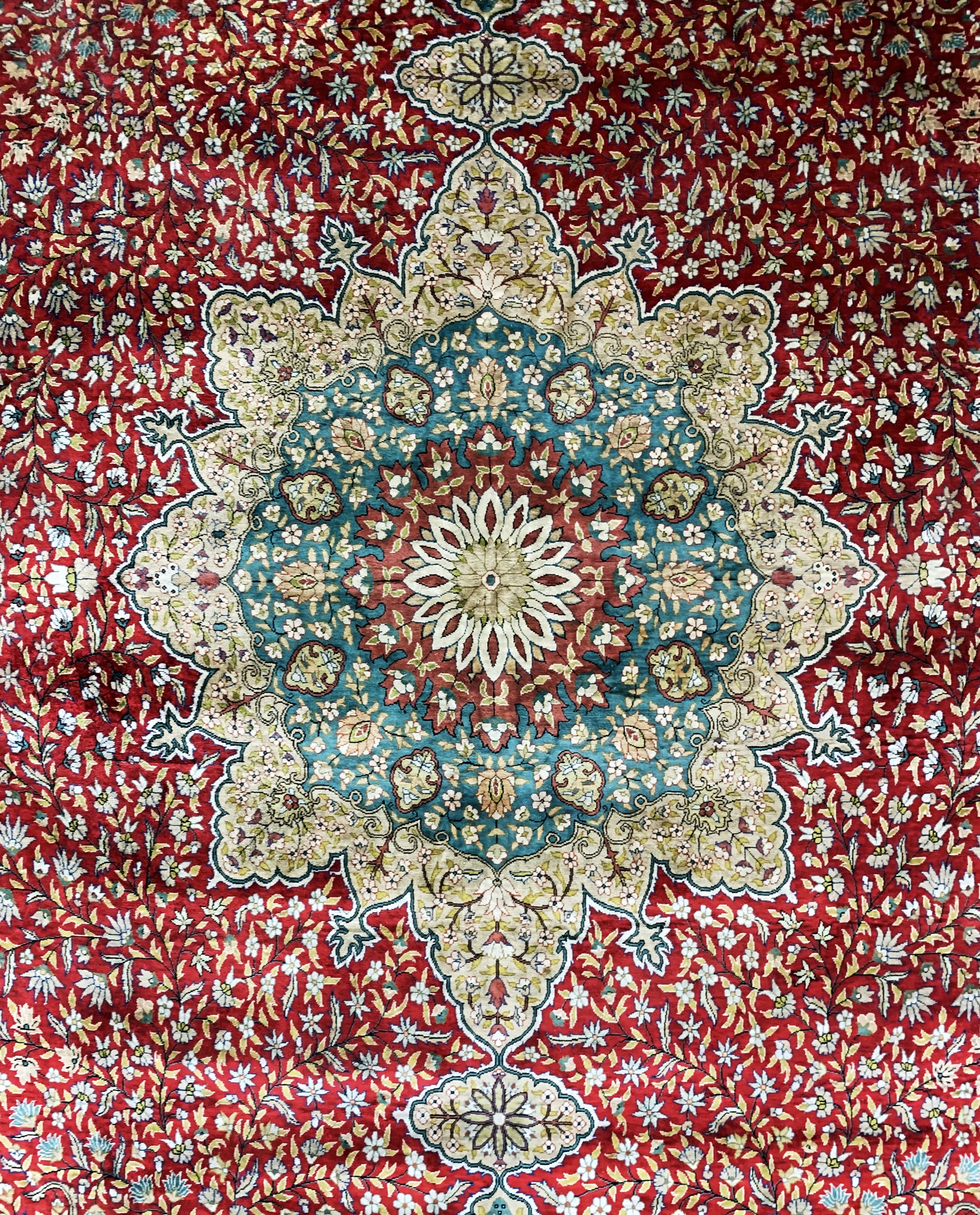 Detail c: Seiden Kayseri, Türkei, Mitte 20.Jhd, reineNaturseide, ca. 352 x 215 cm, EHZ: 2