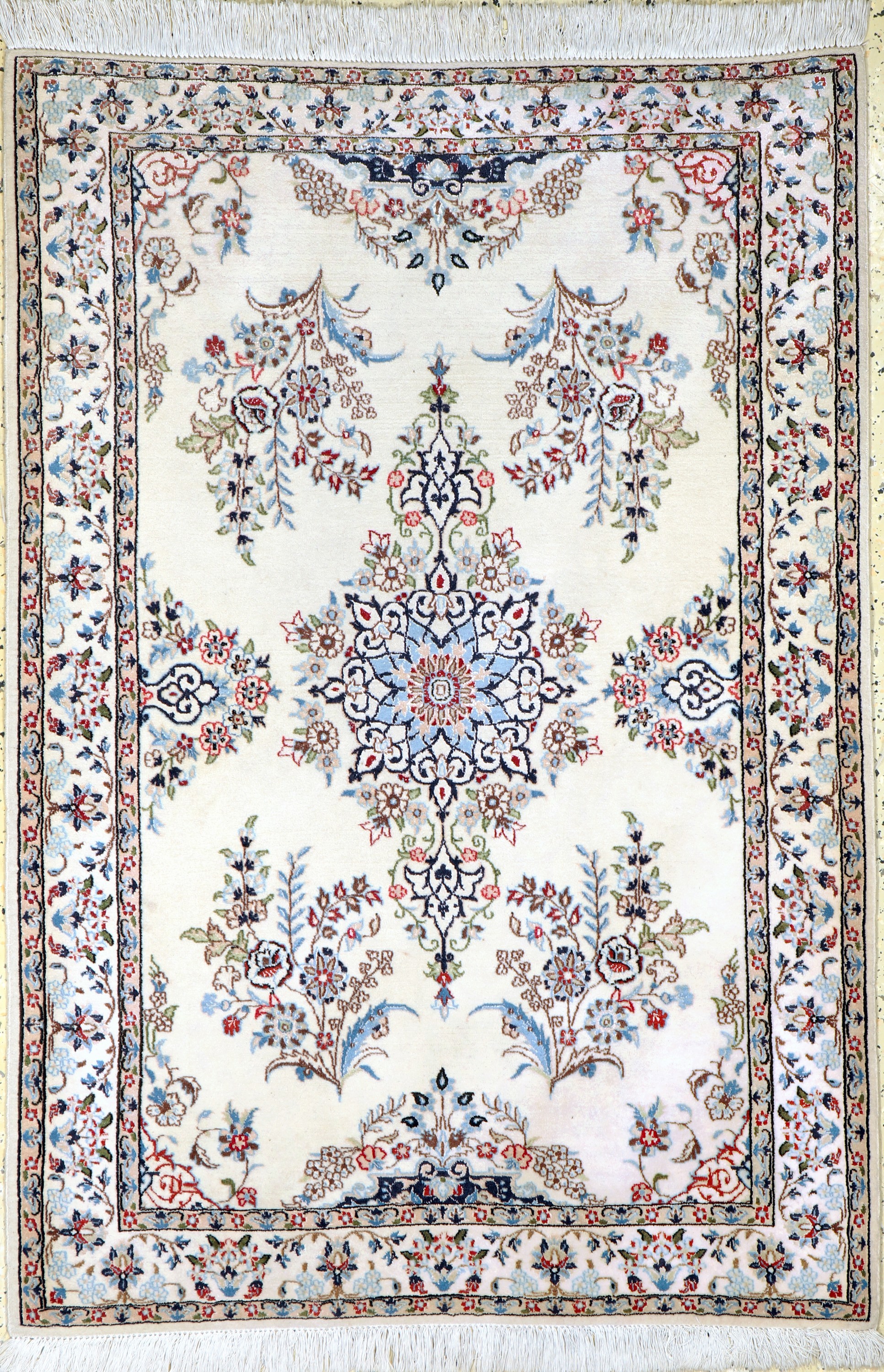 Nain fein(6 La), Persien, Ende 20.Jhd, Korkwolle mit Seide, ca. 144 x 100 cm, leicht verfärbt, EHZ: 2