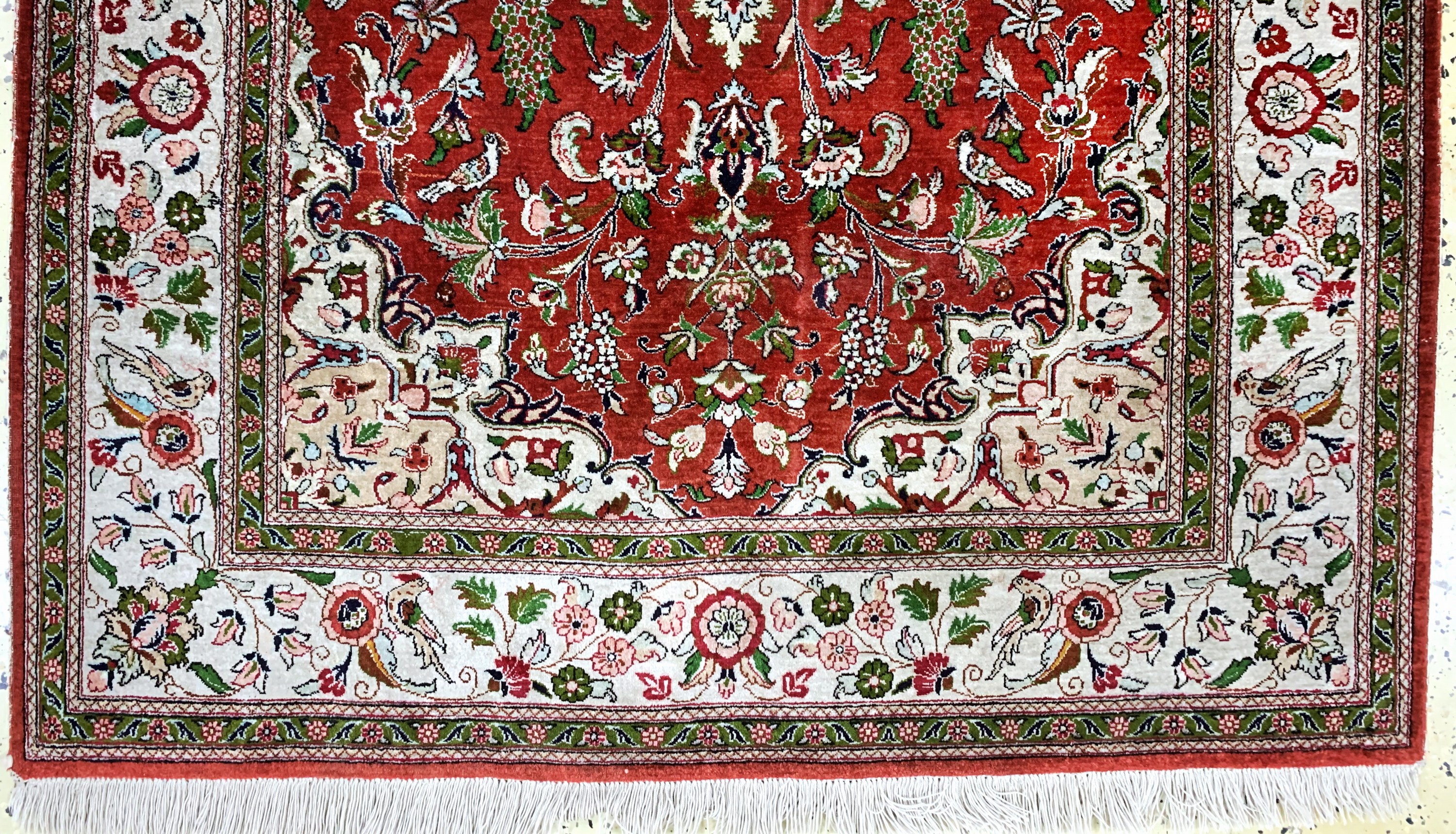 Detail c: Ghom Seide, Persien, Mitte 20.Jhd, reine Naturseide, ca. 152 x 102 cm, Reinigungsbedürftig, EHZ: 2