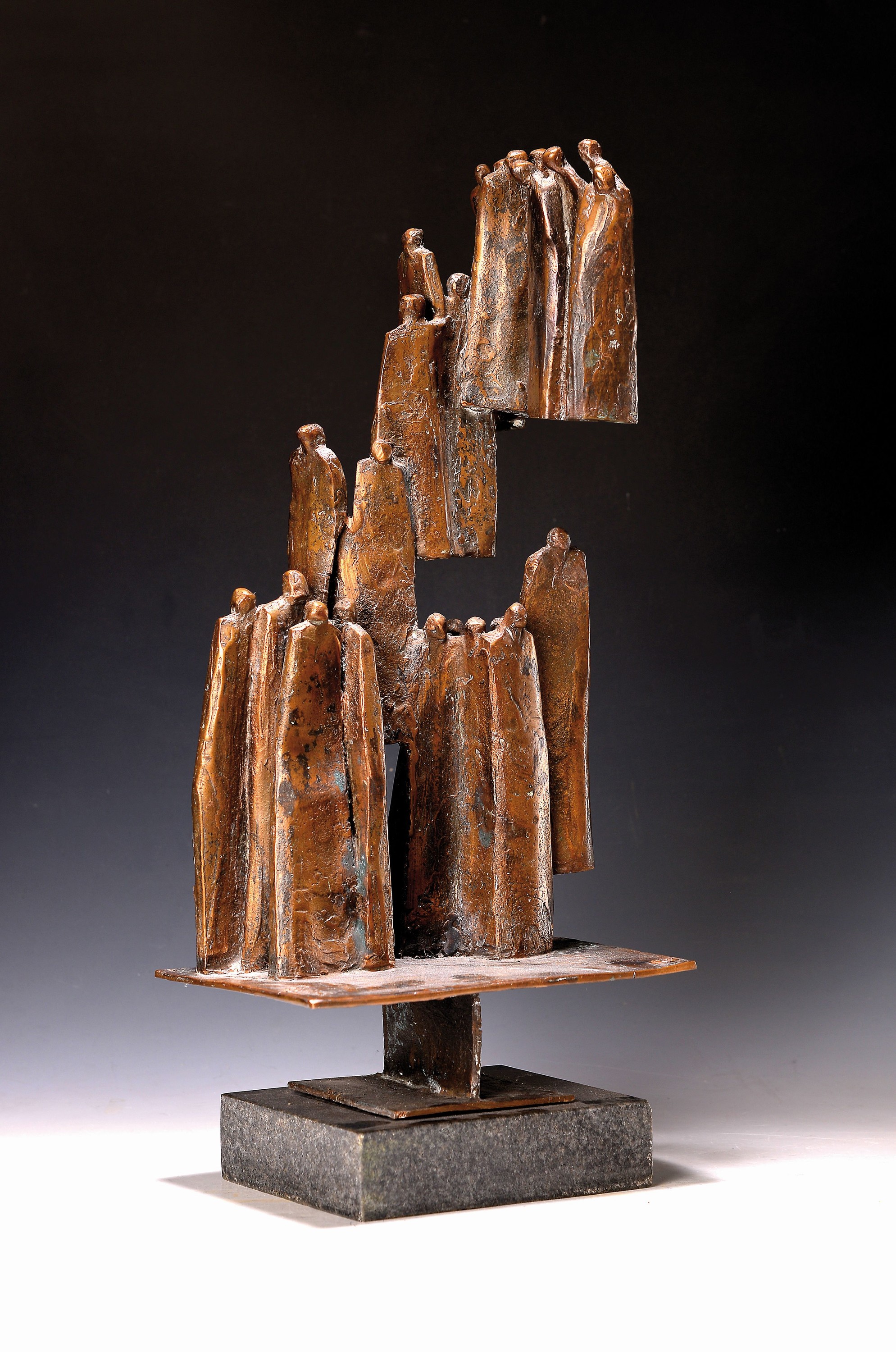 Detail k: Erich Sauer, geb. 1931 Frankenthal, Bronzeskulptur, "Die da Oben", 1977, signiert,datiert und Signaturstempel, große mehrstöckige ...