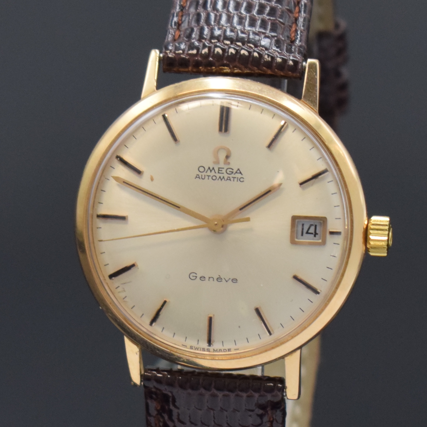 Detail a: OMEGA Armbanduhr im neutralen Gehäuse in RG 750/000, Schweiz um 1969, Automatik, Boden u. Glasrand aufgedr., silb. Zifferbl. m. aufges. Ind., gold. ...
