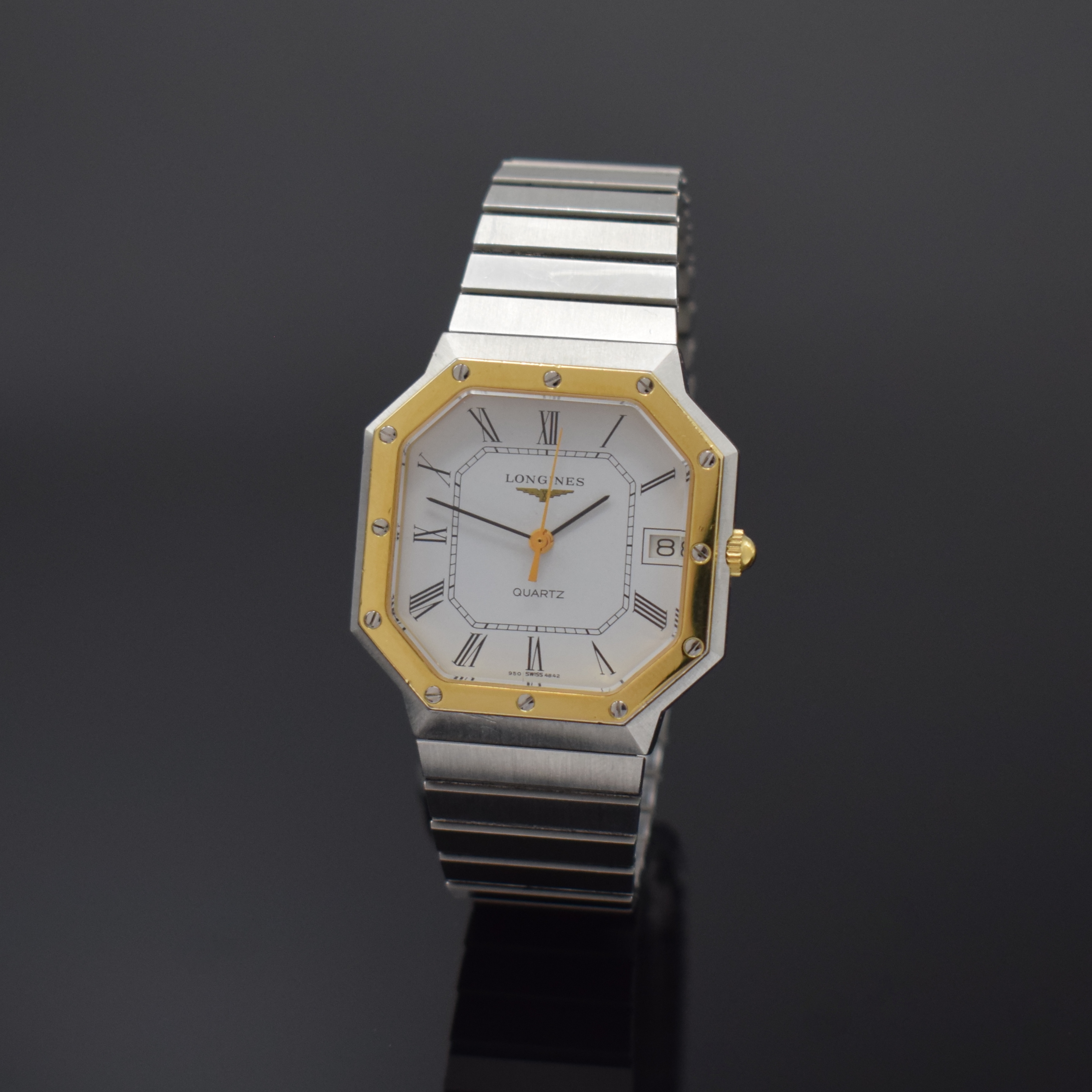 LONGINES Armbanduhr Referenz 4842 950, Schweiz um 1980, quarz, octagonale, z. T. verg. Edelstahlgeh. inkl. Gliederband, Boden aufgedr., emailfarb. ...