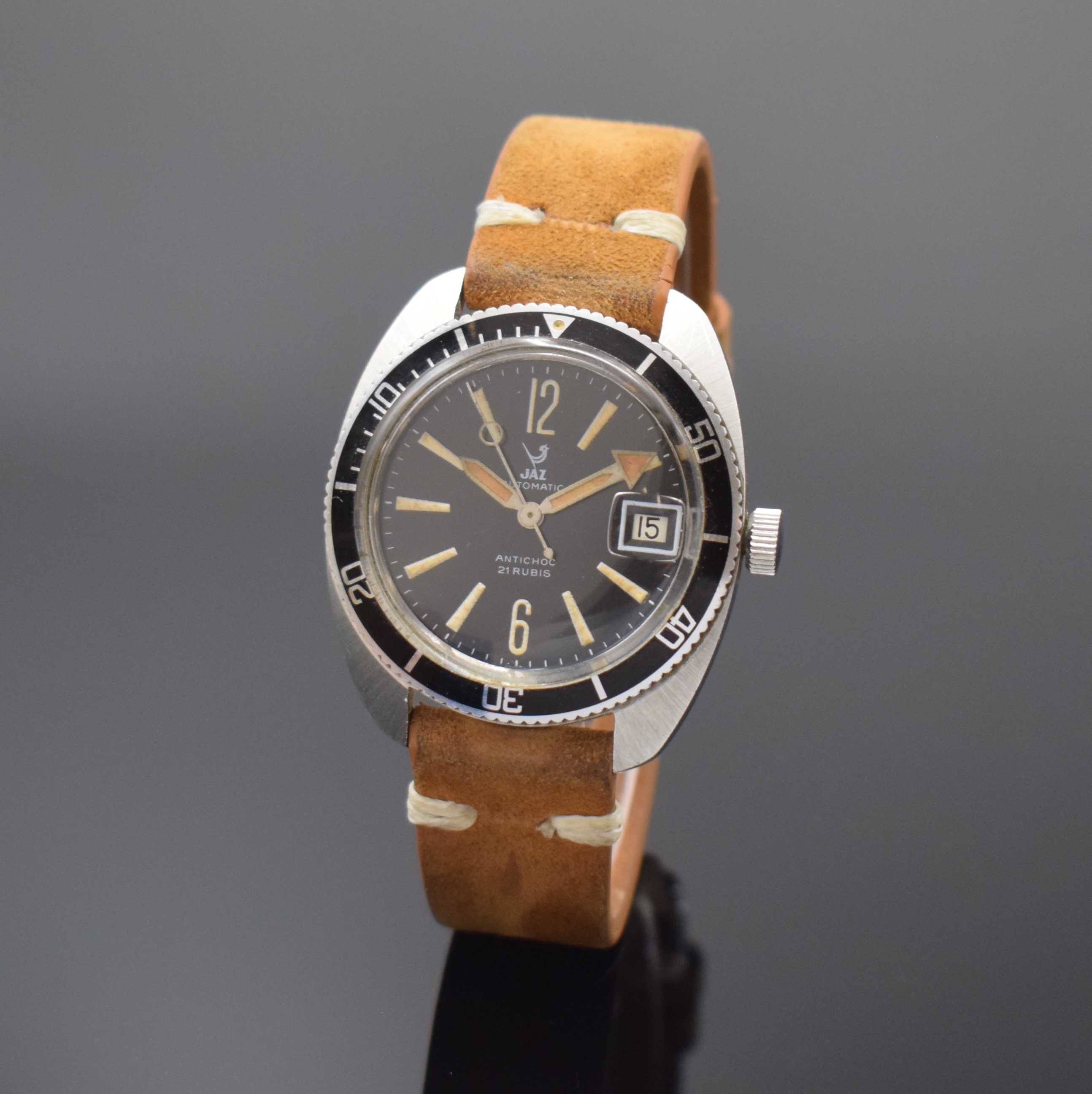 JAZ Armbanduhr in Stahl, Frankreich um 1965, Automatik, Boden verschr., schwarzes Kontrastzifferbl. m. Leuchtindizes, Leuchtzeiger (Leuchtmasse ...