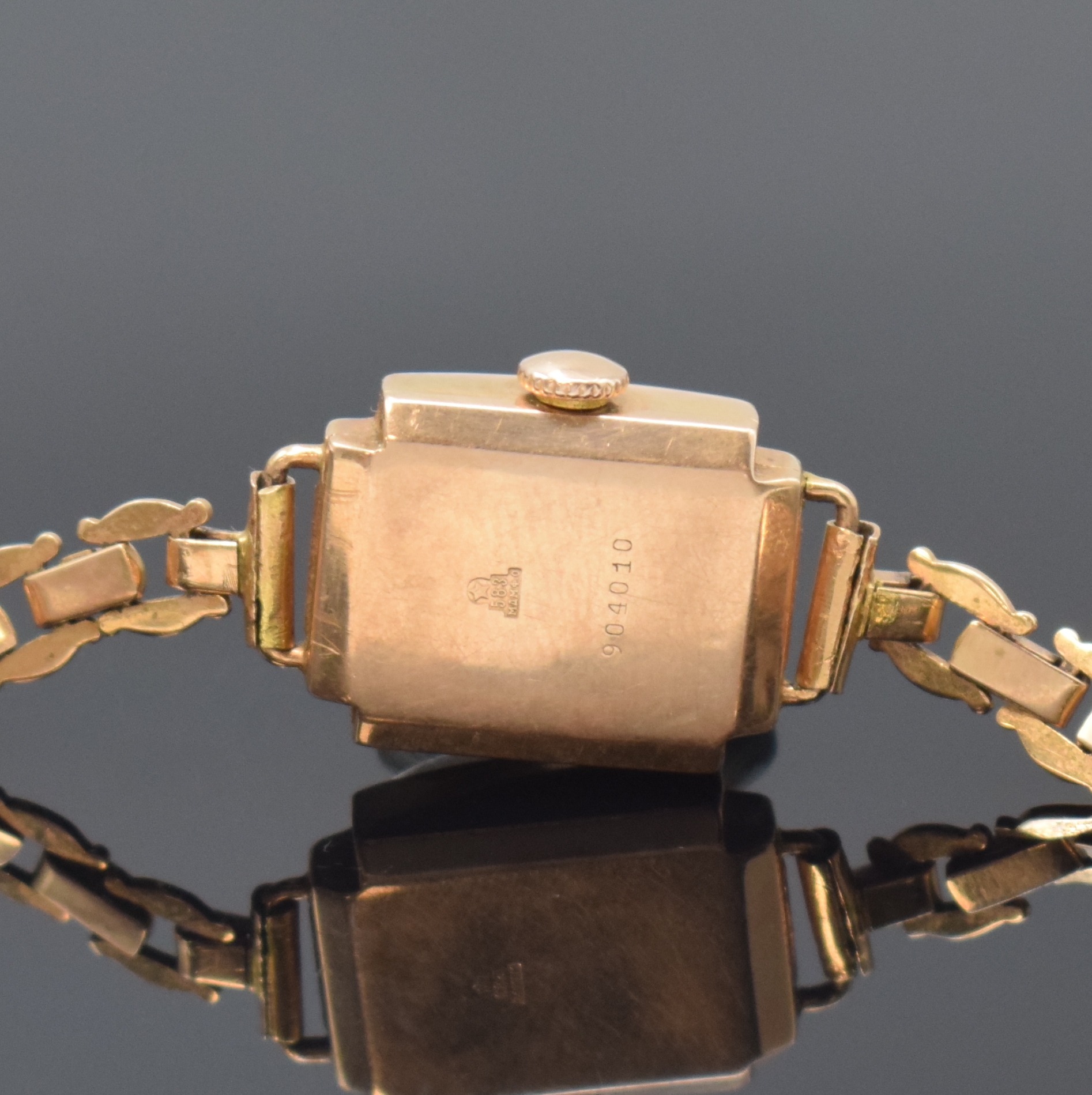Detail c: Damenarmbanduhr in RG 583/000, Handaufzug, für den russischen Markt, Gliederband mit Kastenschloß und Sicherheitsacht, Boden aufgedr., vers. ...