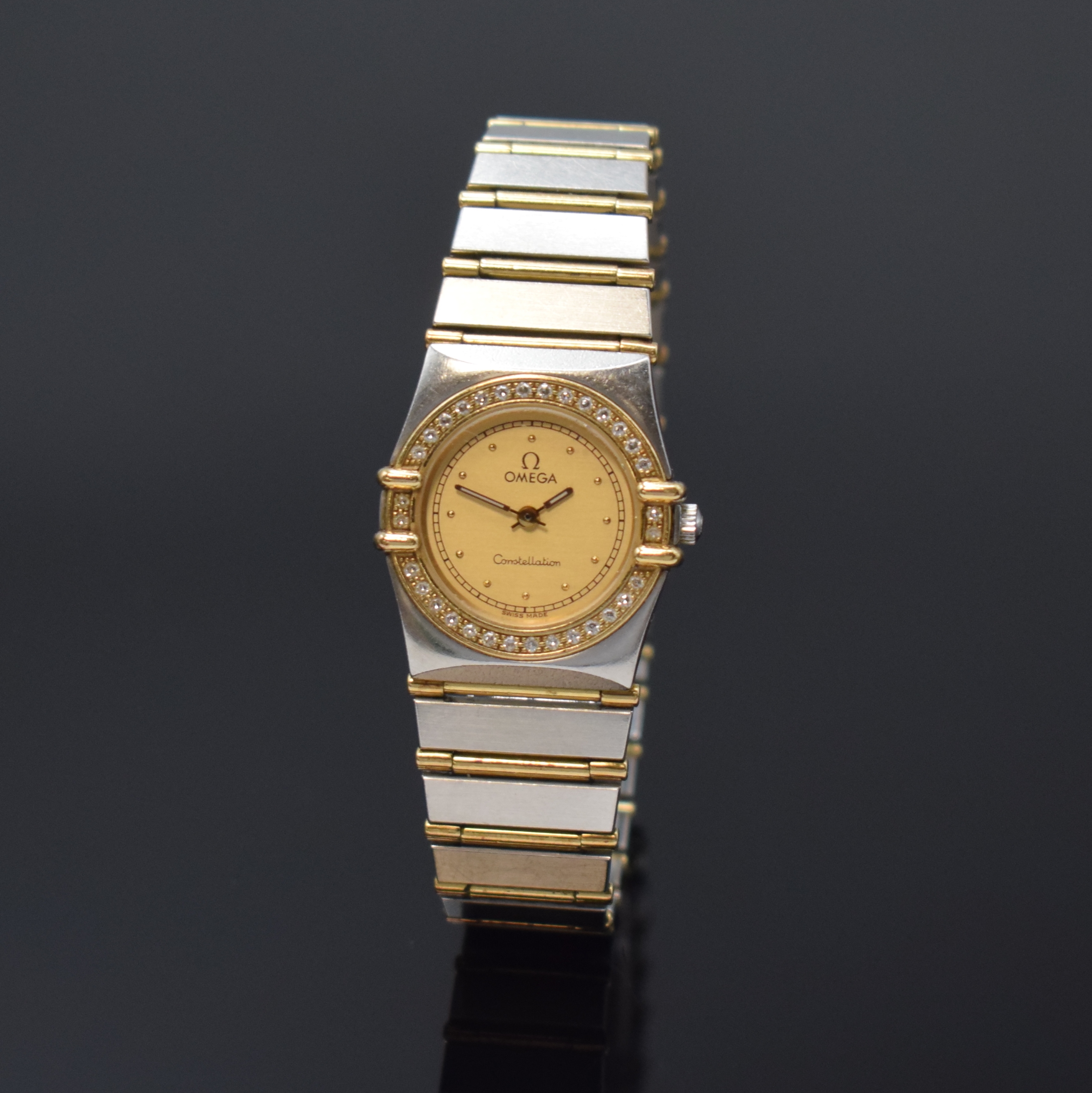 OMEGA Constellation Damenarmbanduhr Referenz 895.1080.1, Schweiz um 1995, Edelstahl/Gold kombiniert inkl. Gliederband m. Faltschl., Lünette aufw. m. ...