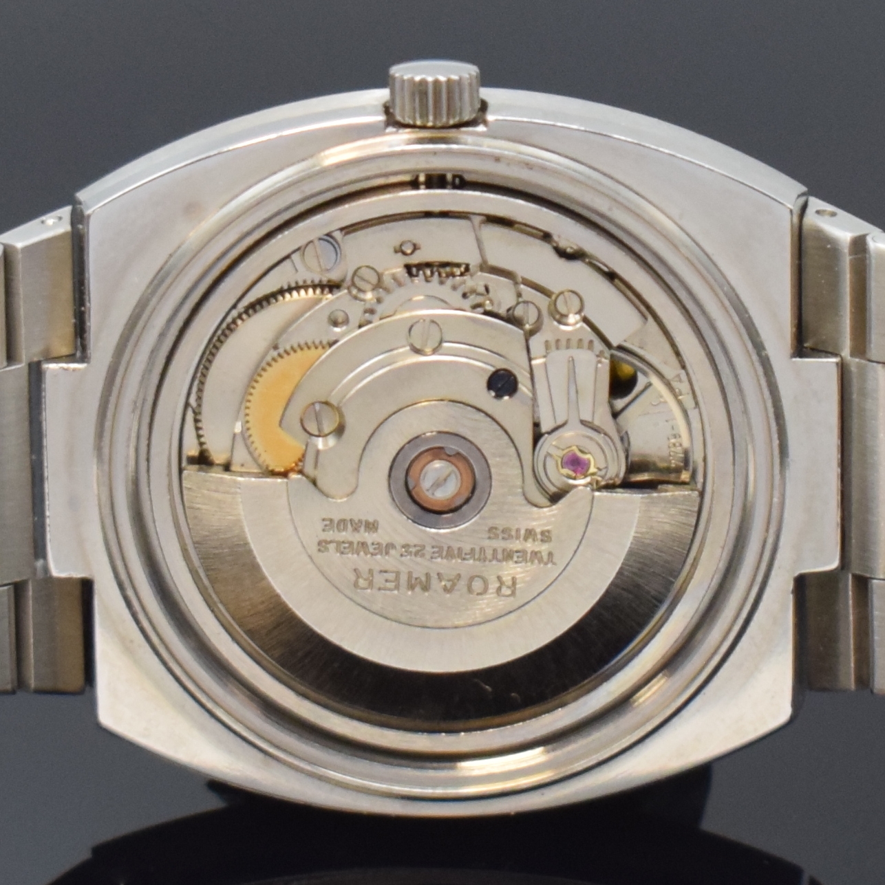 Detail e: ROAMER Searock Automatic nahezu neuwertige Armbanduhr in Stahl mit Stahlband, Schweiz um 1975, Automatik, verschr. Geh. m. integr. Band, Mineralglas, ...