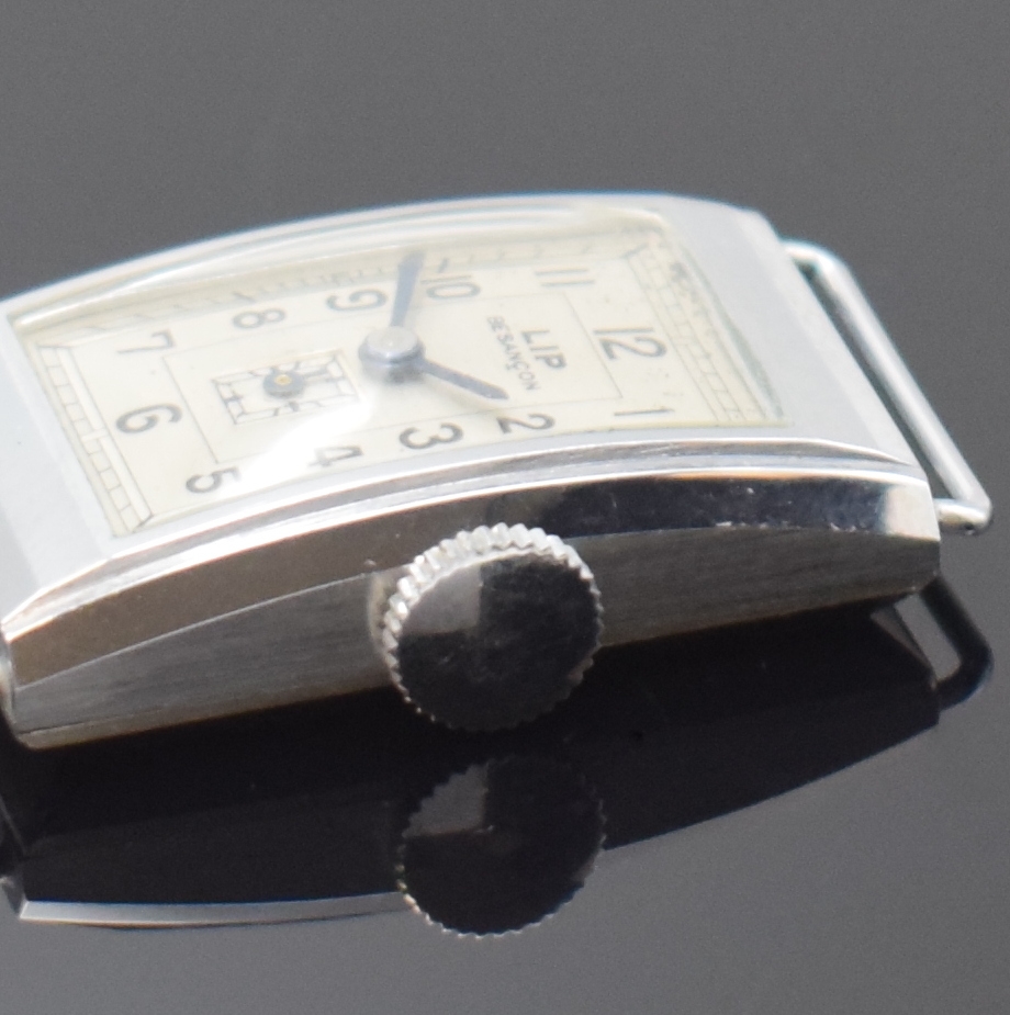 Detail c: LIP T.18 - 2 rechteckige Armbanduhren aus Lagerbestand um 1940, Frankreich, Handaufzug, verchr. Geh. m. aufgedr. Stahlböden, silb. ...