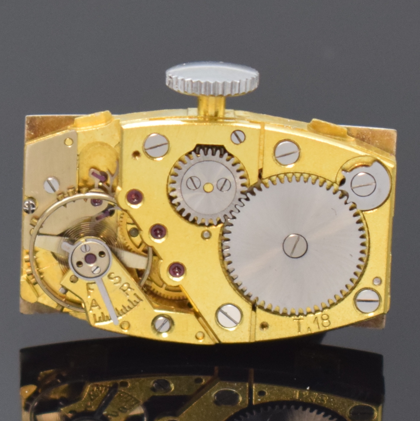 Detail j: LIP T.18 - 2 rechteckige Armbanduhren aus Lagerbestand um 1940, Frankreich, Handaufzug, verchr. Geh. m. aufgedr. Stahlböden, silb. ...