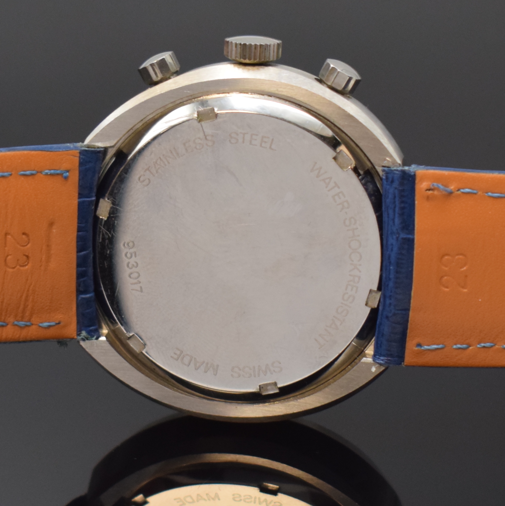 Detail c: BWC Armbandchronograph in Stahl im typischen 1970er Jahre Design, Schweiz um 1975, Handaufzug, quer-ovales Geh., Boden verschr., blaues ...