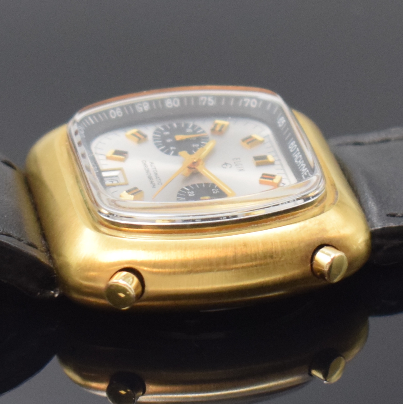 Detail c: ELGIN Kaliber 12 Herrenchronograph im 1970er- Jahre Design, Schweiz um 1975, Automatik, vergold. TV-Screen Geh., verschr. Stahlboden, ...
