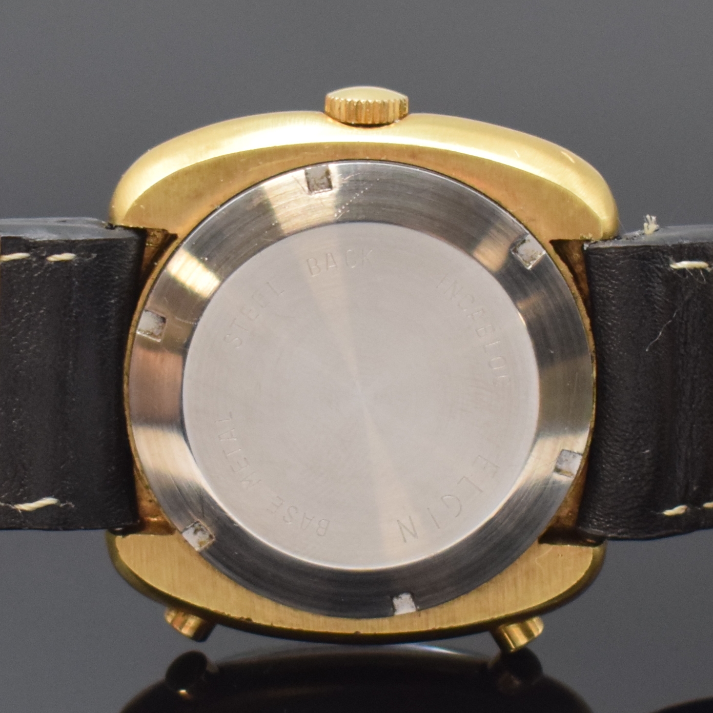 Detail d: ELGIN Kaliber 12 Herrenchronograph im 1970er- Jahre Design, Schweiz um 1975, Automatik, vergold. TV-Screen Geh., verschr. Stahlboden, ...