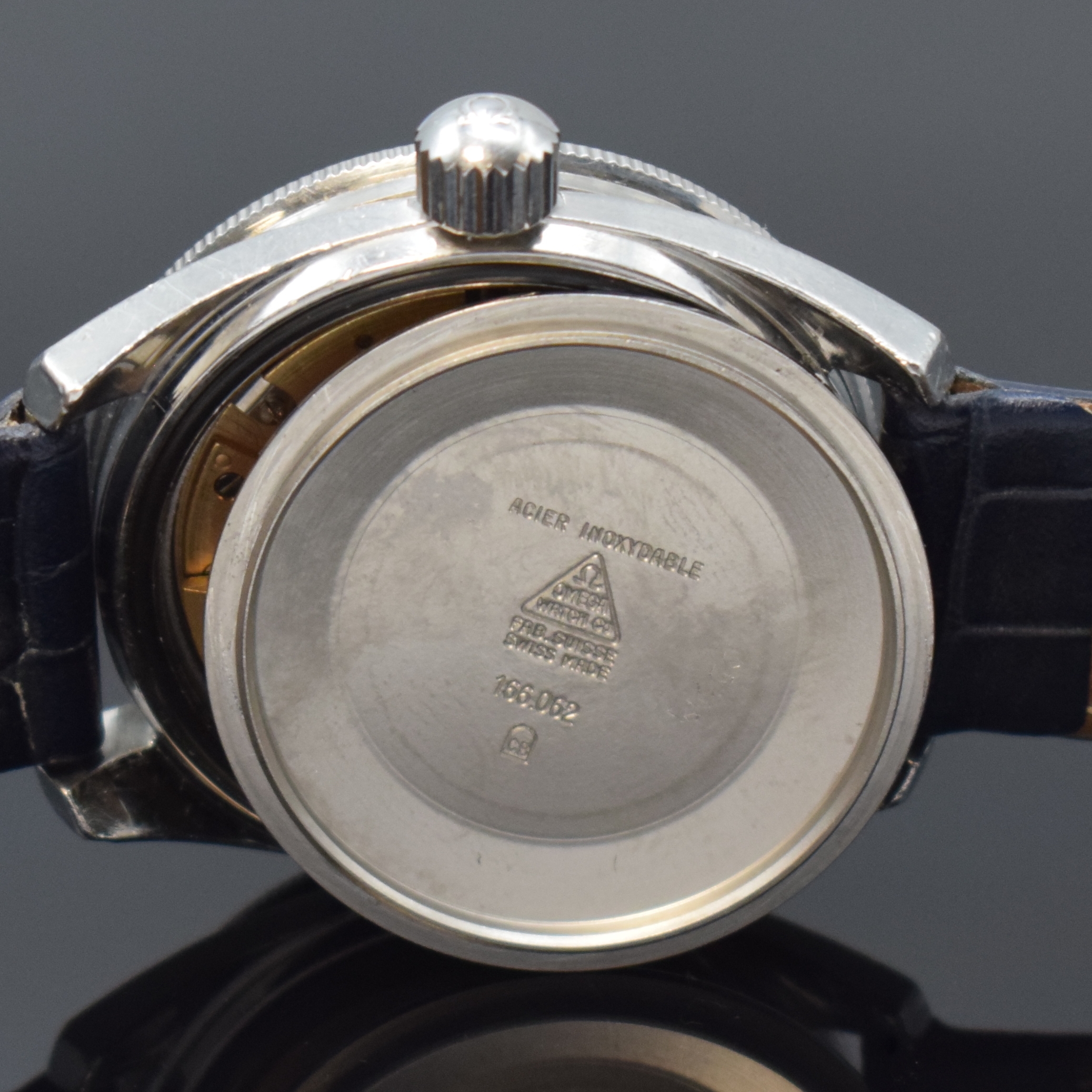 Detail f: OMEGA Seamaster 60 Herrenarmbanduhr in Stahl Referenz 166.062, Schweiz um 1970, Automatik, unpoliertes Geh., Boden u. Krone verschr., blaue ...