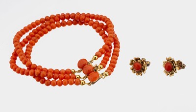 Image 14 kt Gold Korallen-Konvolut, GG 585/000 gepr., best. aus: 1 Armband, 3-rhg., ...