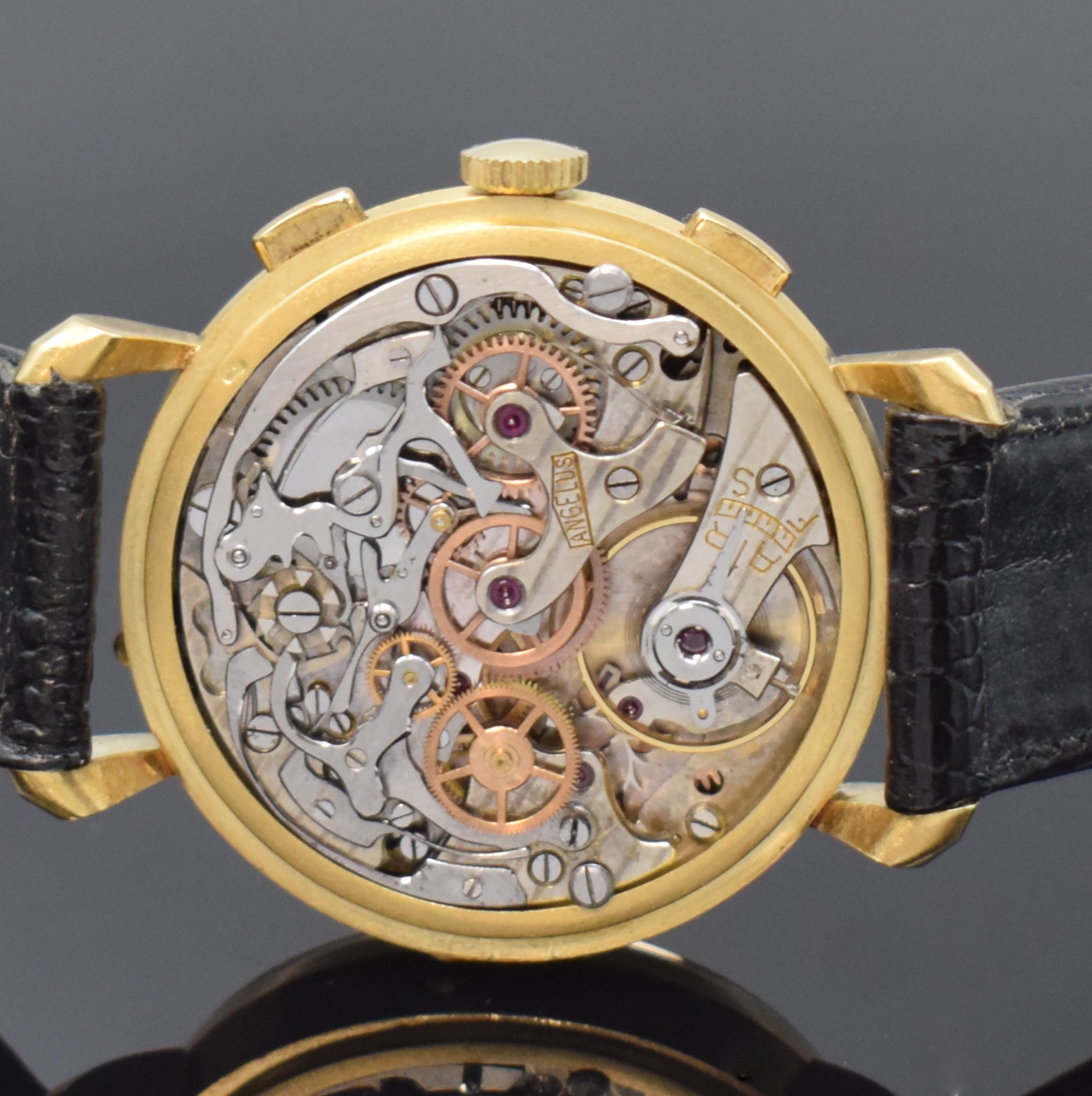 Detail e: ANGELUS Chronodato großer Armbandchronograph mit Vollkalender in GG 750/000, Schweiz um 1945, Handaufzug, 3-tlg. Geh., tropfenförmig. ...