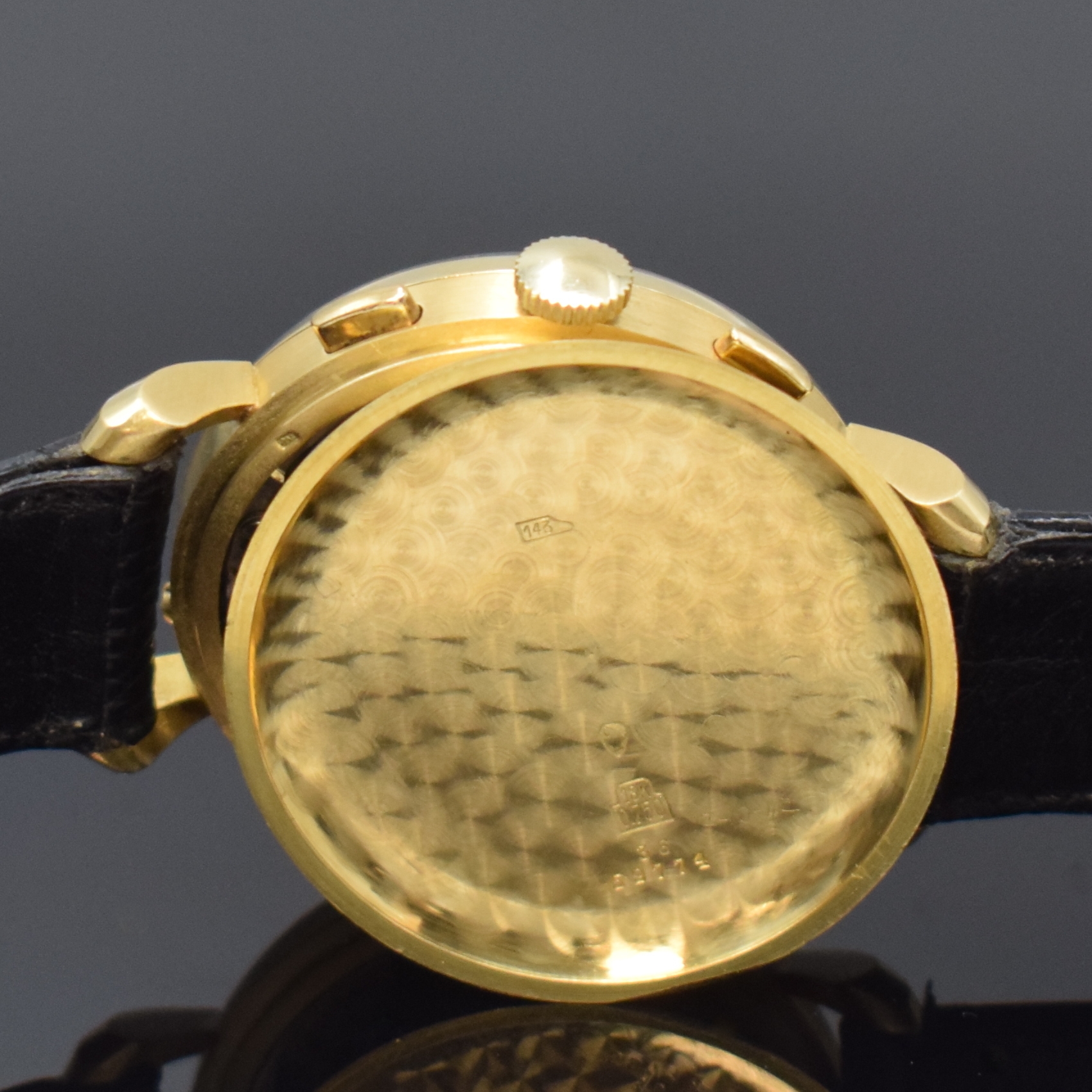 Detail f: ANGELUS Chronodato großer Armbandchronograph mit Vollkalender in GG 750/000, Schweiz um 1945, Handaufzug, 3-tlg. Geh., tropfenförmig. ...