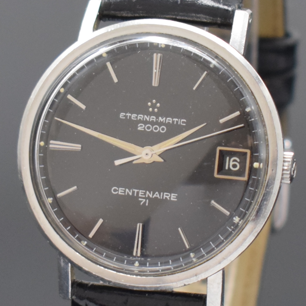 Detail a: ETERNA-MATIC 2000 Centenaire 71 Armbanduhr in Stahl mit seltenem schwarzen Zifferblatt, Schweiz um 1970, Automatik, unpol. Geh., verschr. Boden ...