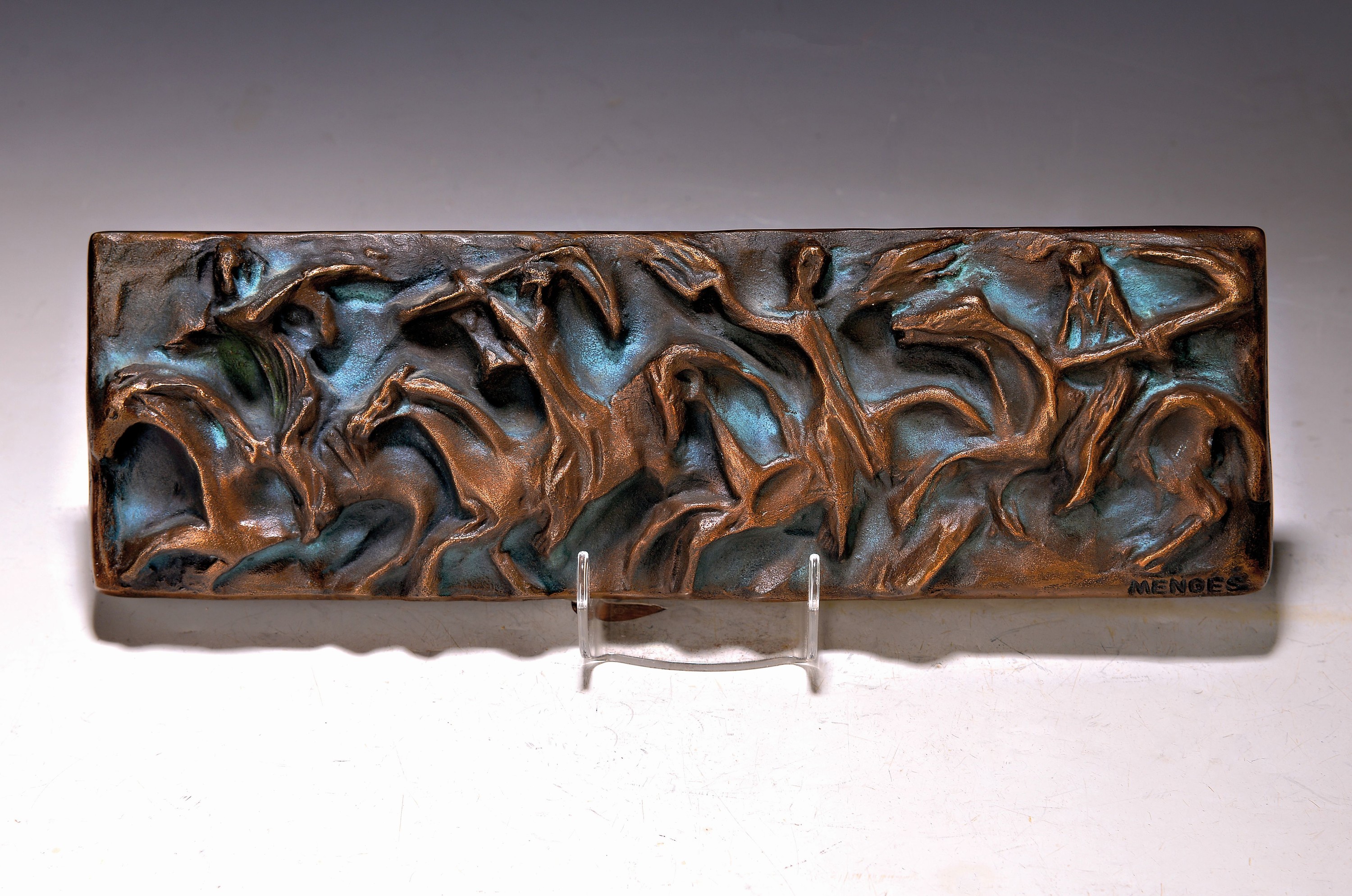 Richard Menges, 1910-1998 Kaiserslautern, Die Apokalyptischen Reiter, Bronzerelief, sign., ca. 10.5x34x2.5cm, Studium u.a. an der Akademie München ...
