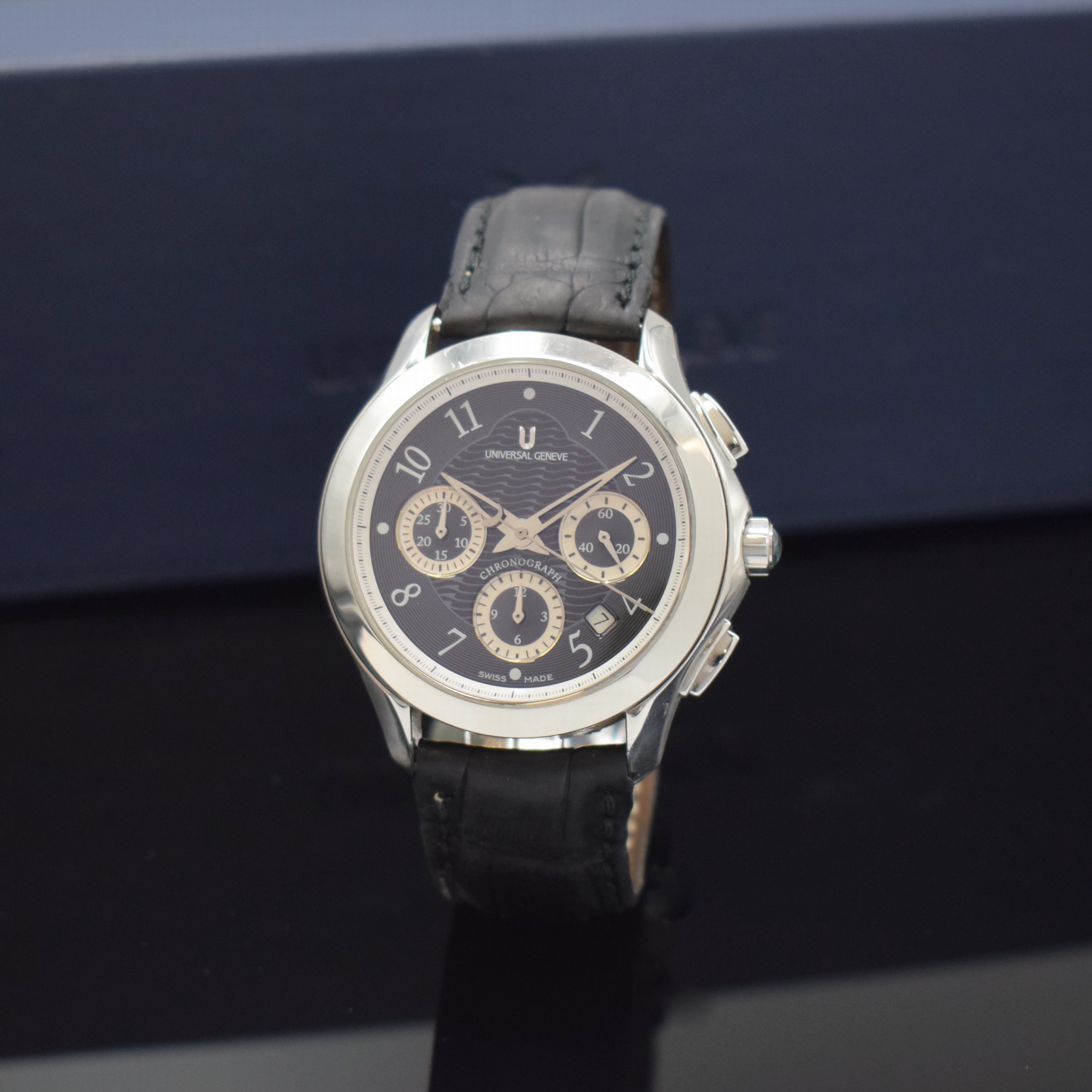 UNIVERSAL GENEVE Okeanos Armbandchronograph Referenz 871.102 in Stahl, Schweiz um 2005, Automatik, beids. vergl. Geh. inkl. Lederband m. dopp. ...
