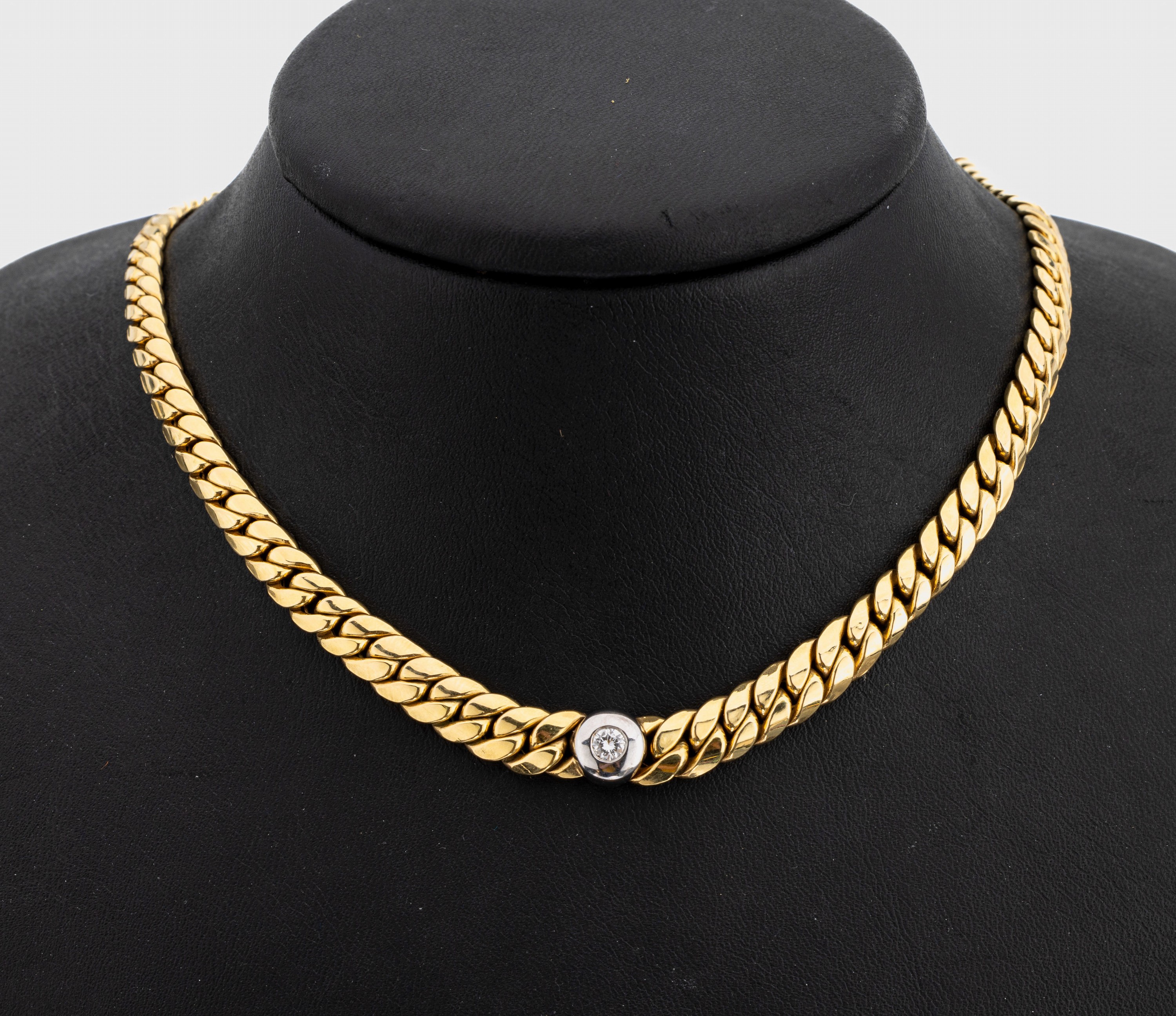 14 kt Gold Diamant Flachpanzer-Collier, GG/WG 585/000, in WG gefasster Brillant ca. 0.15 ct Weiß/p, L. ca. 42 cm, Karabinerschließe, ca. 16.6 g