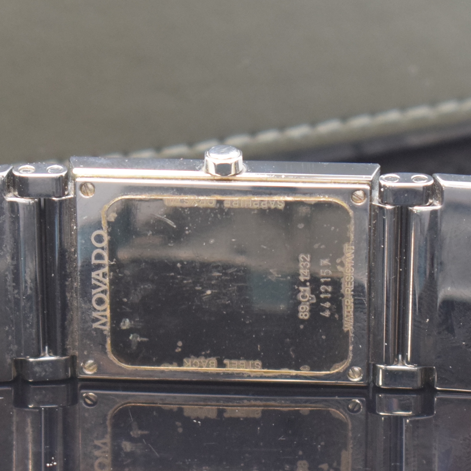 Detail d: MOVADO Armbanduhr Serie Valor Tungsten Referenz 89.C1.1432, Schweiz um 2000, quarz, extrem kratzfestes Wolfram-Gehäuse inkl. Gliederband m. dopp. ...