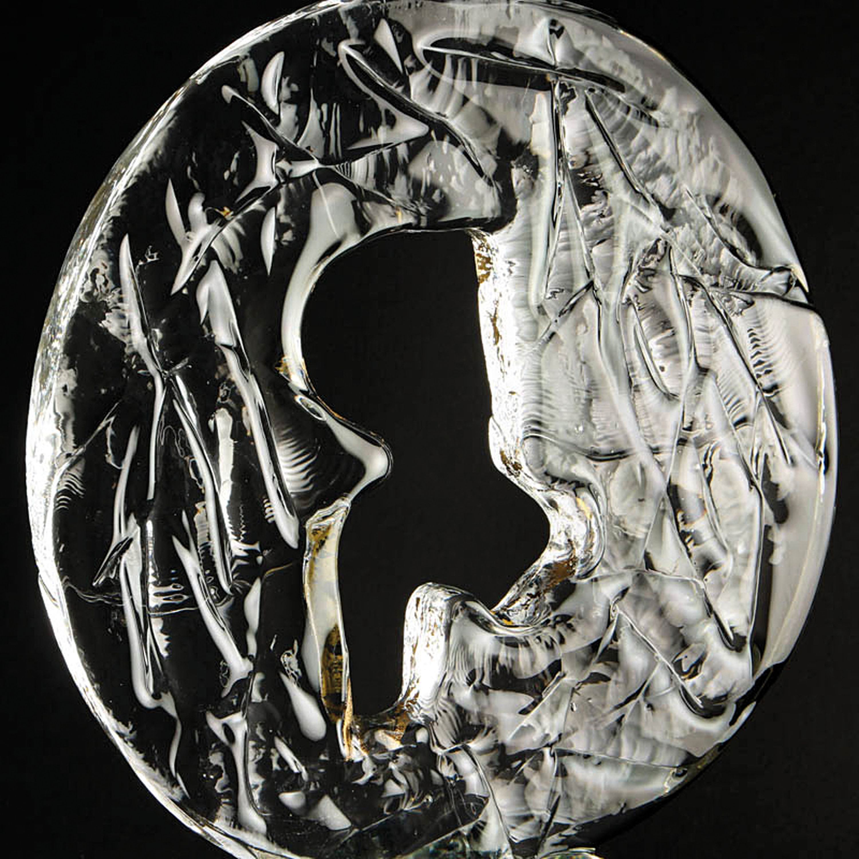 Detail b: Große Glasskulptur, Cenedese, Murano, Italien,, farbloses Glas, partiell mit Goldauflage, abstrakt Komposition einer Scheibe mit Durchbruch, ...