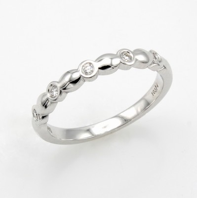 Image 26890175 - Ring mit Brillanten, WG 585/000, 5 Brill. in Zargenfassungen zus. ca. 0.10 ct ...