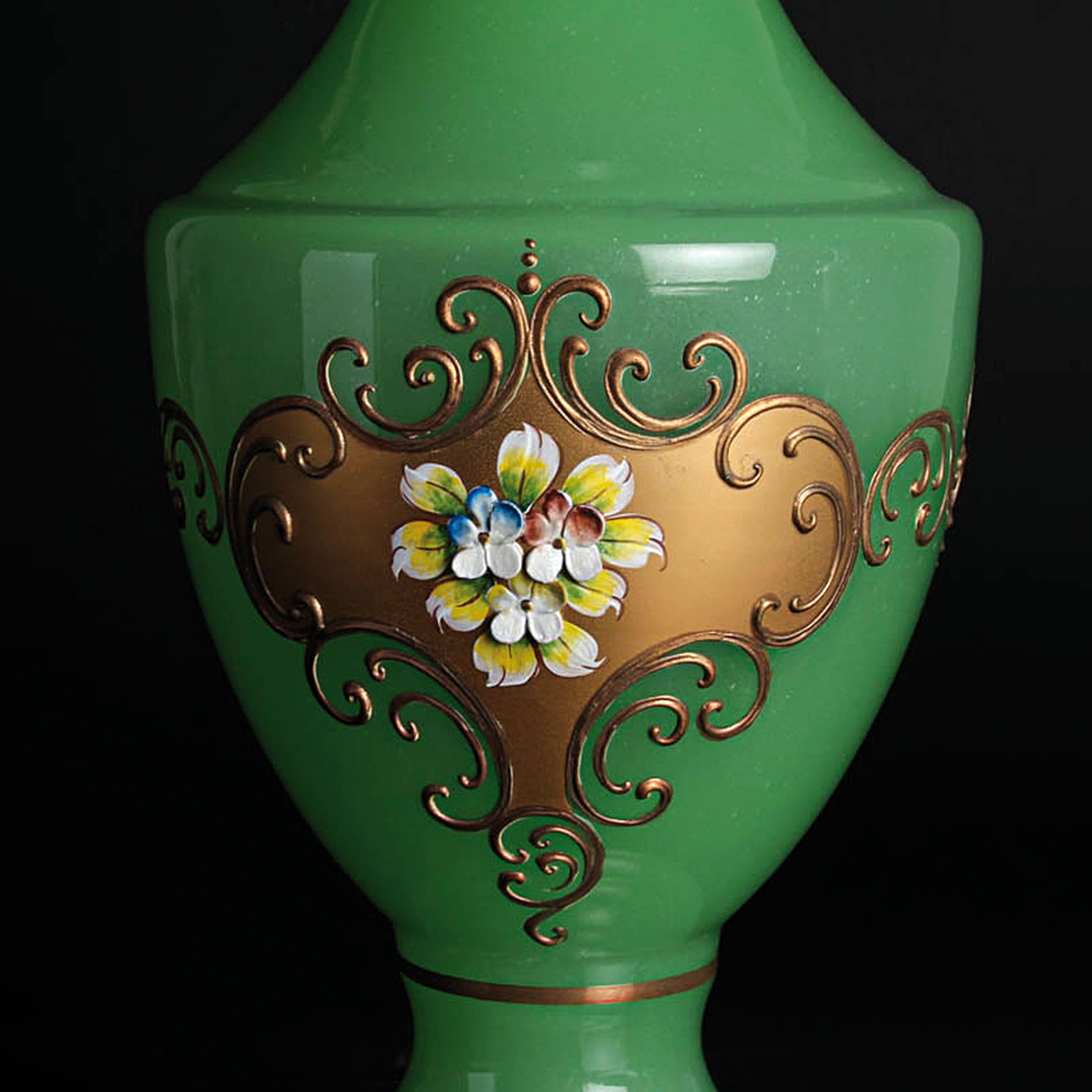 Detail c: Paar Lampenfüße, Cenedese, Murano, 2.Hälfte 20.Jh., opalgrünes Glas Emailmalerei in Gold, Alterssp. H. je 40 cm