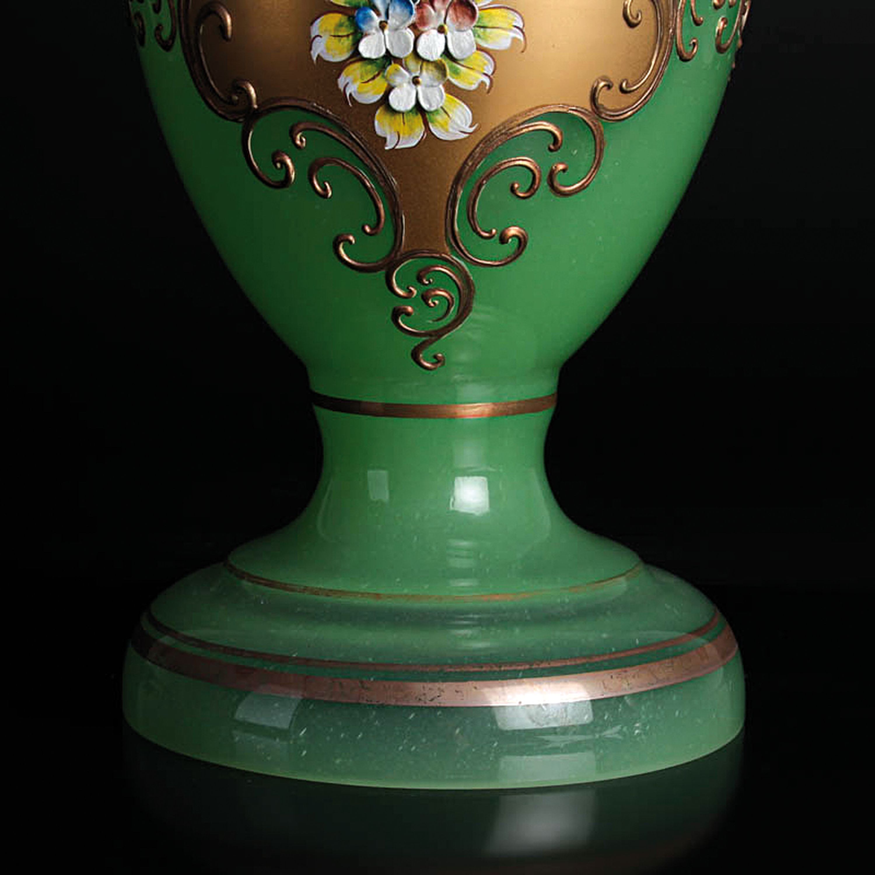 Detail d: Paar Lampenfüße, Cenedese, Murano, 2.Hälfte 20.Jh., opalgrünes Glas Emailmalerei in Gold, Alterssp. H. je 40 cm