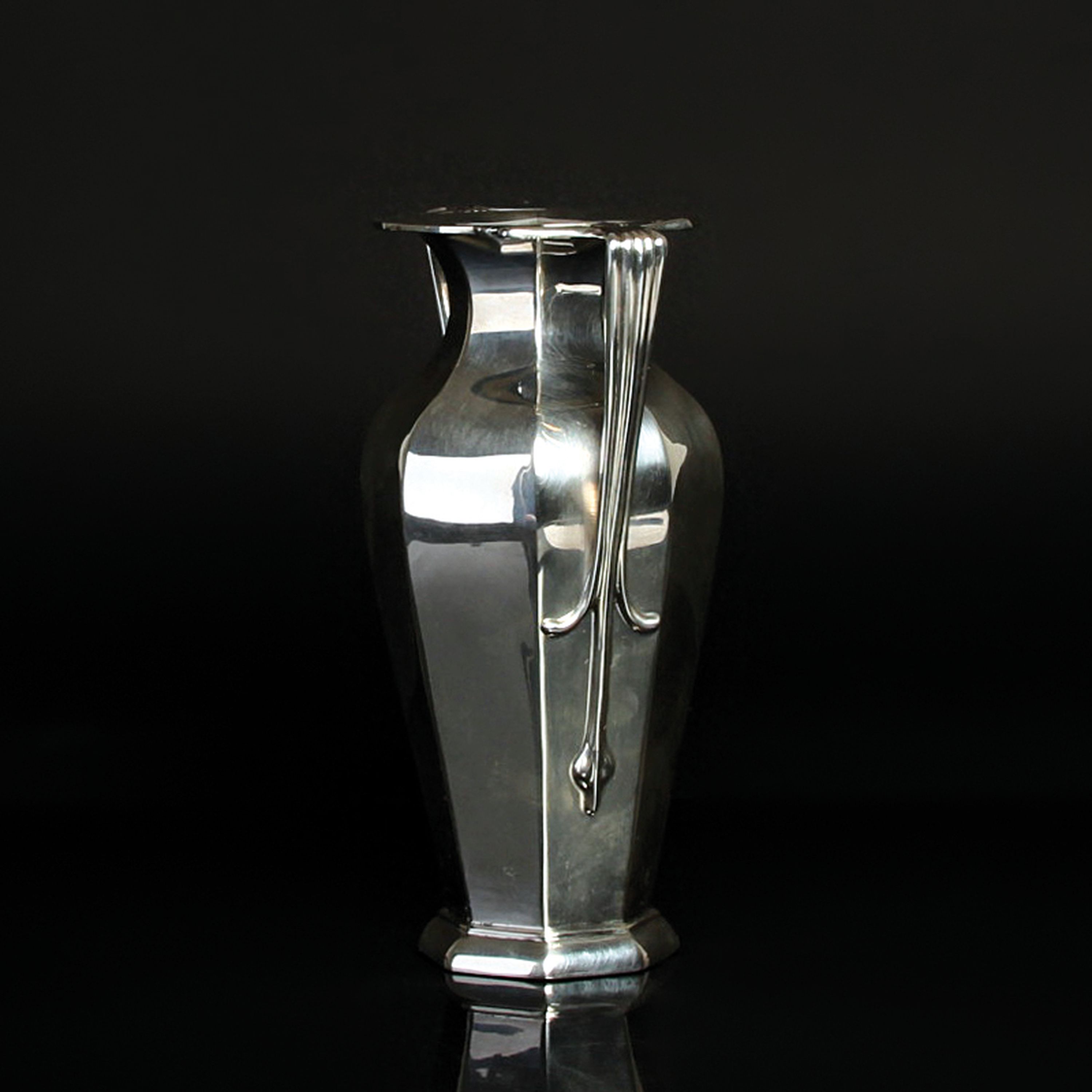 Doppelhenkelvase aus Silber, Charles Clement Pilling, Sheffield, 1919, Vertrieb Z. Barraclough & Sons, Leeds, Sterlingsilber, 395g, H. 18 cm