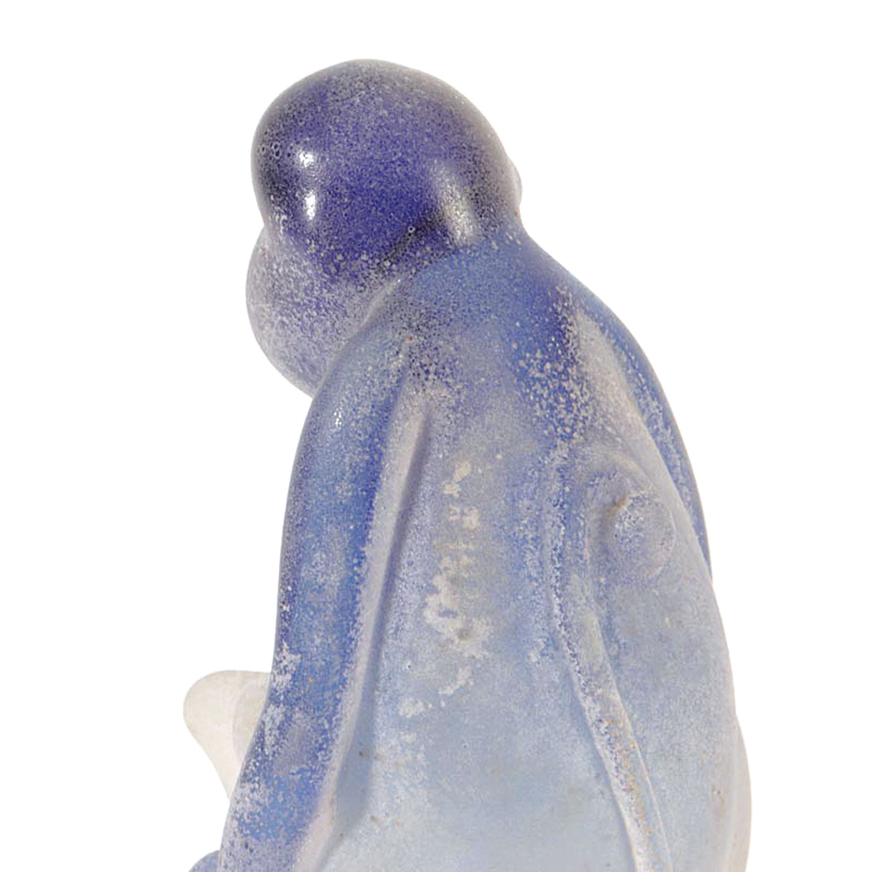 Detail c: Vetro a Scavo-Skulptur Affe, Ermanno Nason für Cenedese, Murano, 1963-72, farbloses Glas mit blauen Einschmelzungen, Vetro a Scavo Technik, ...