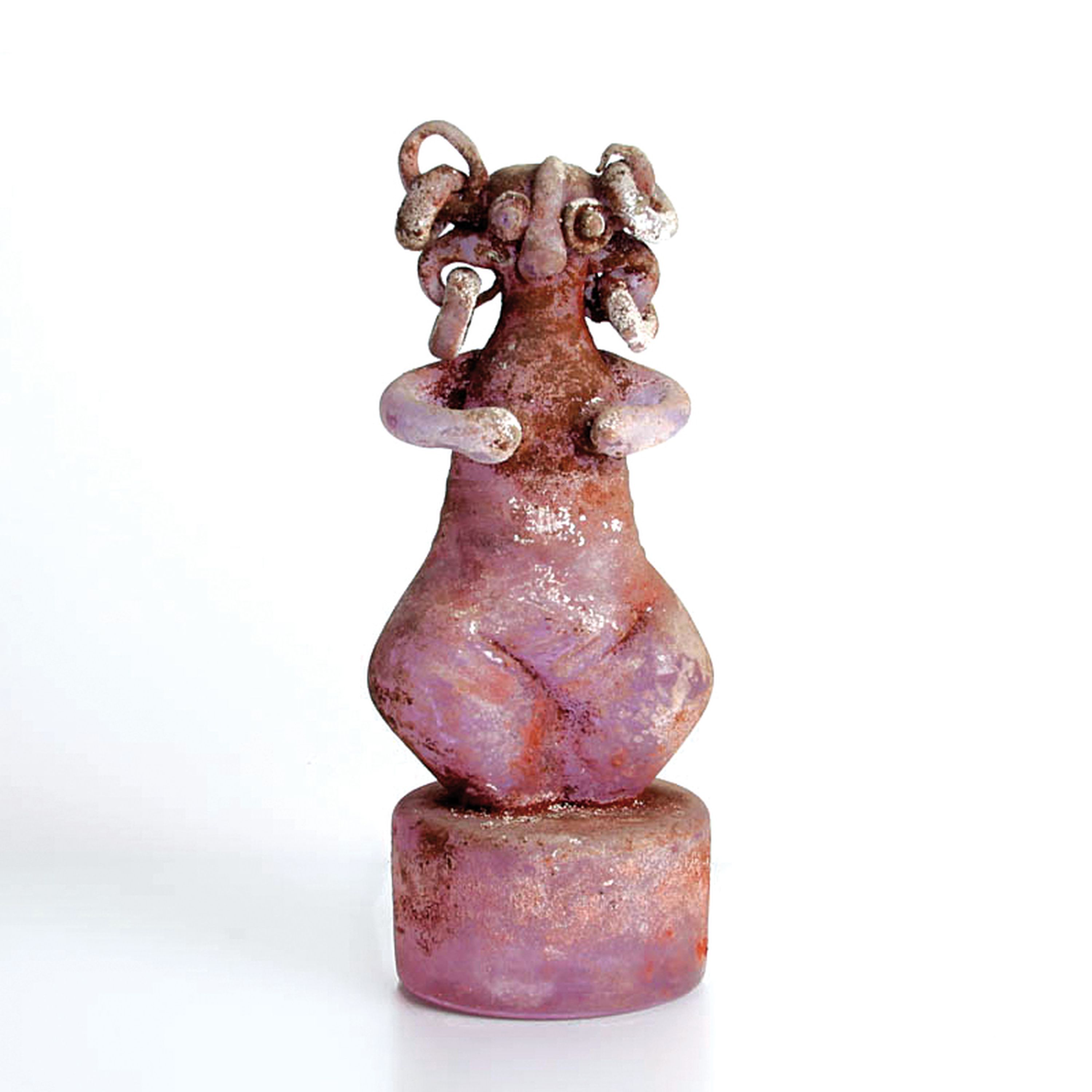 Vetro A Scavo-Skulptur Groteske, Ermanno Nason für Cenedese, Murano, Neodymiumglas, Vetro a Scavo-Technik mit rötlicher Aschepatina, H. 23 cm
