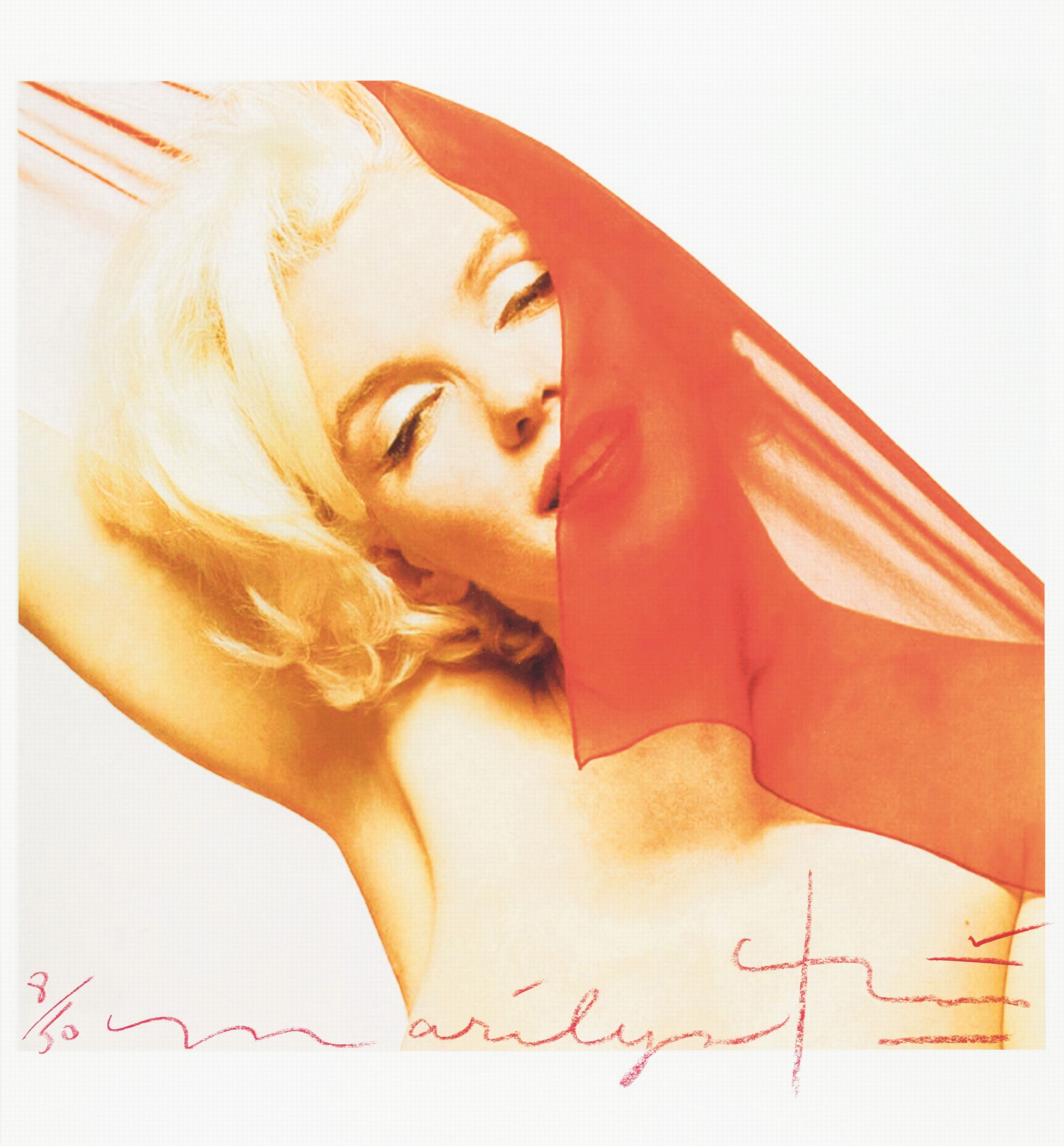 Bert Stern, 1929-2013, Farbfotografie, Titel:"Marilyn in Red Scarf", Irisprint auf festem, mattem Fotopapier, handsign., num. 8/50, verso ...