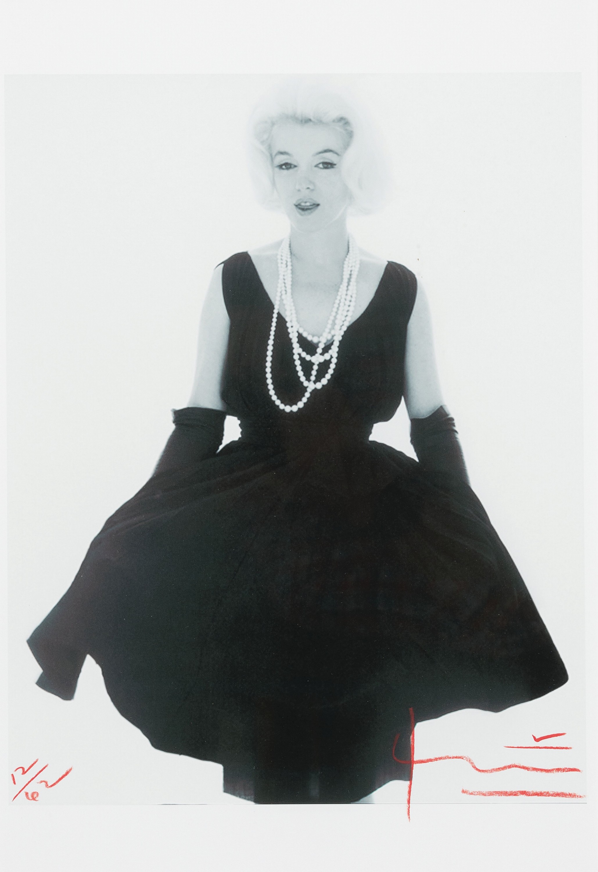 Bert Stern, 1929-2013, Farbfotografie, Titel: "Marilyn in Black Dress", Drucktechnik:Irisprint auf festem, mattem Fotopapier, handsign., ...