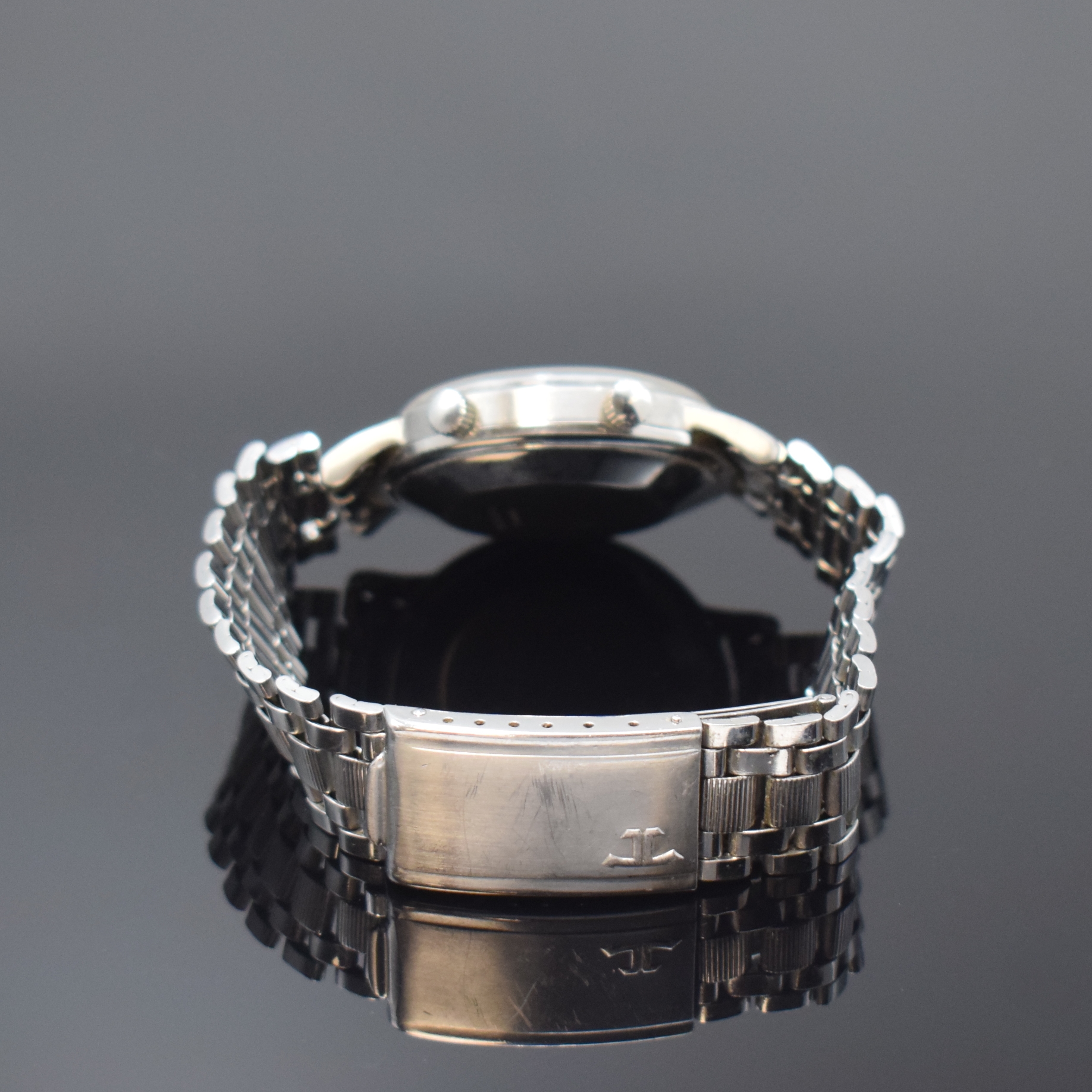 Detail b: Jaeger-LeCoultre Armbandwecker Memovox in Stahl, Schweiz um 1960, Hammerautomatik, Boden verschr., orig. Stahlband (Gay Freres) m. Faltschl., silb. ...