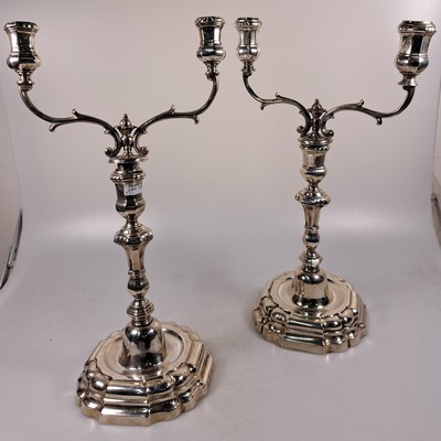 26890928a - Paar Wandlungsleuchter aus Silber, Spanien, 19. Jh, Silber, Tremolierstrich im ...