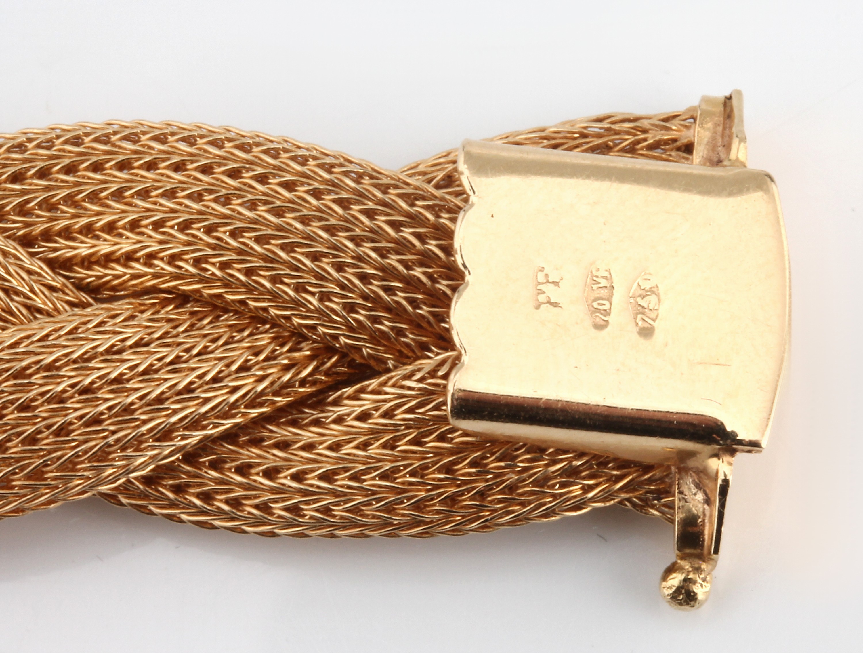 Detail e: 18 kt Gold Armband, GG 750/000, aufwändige Flechtarbeit, B. ca 1.6 cm, L. ca. 18.5 cm, Kastenschloss mit Sicherheitsacht, ca. 35.2 g