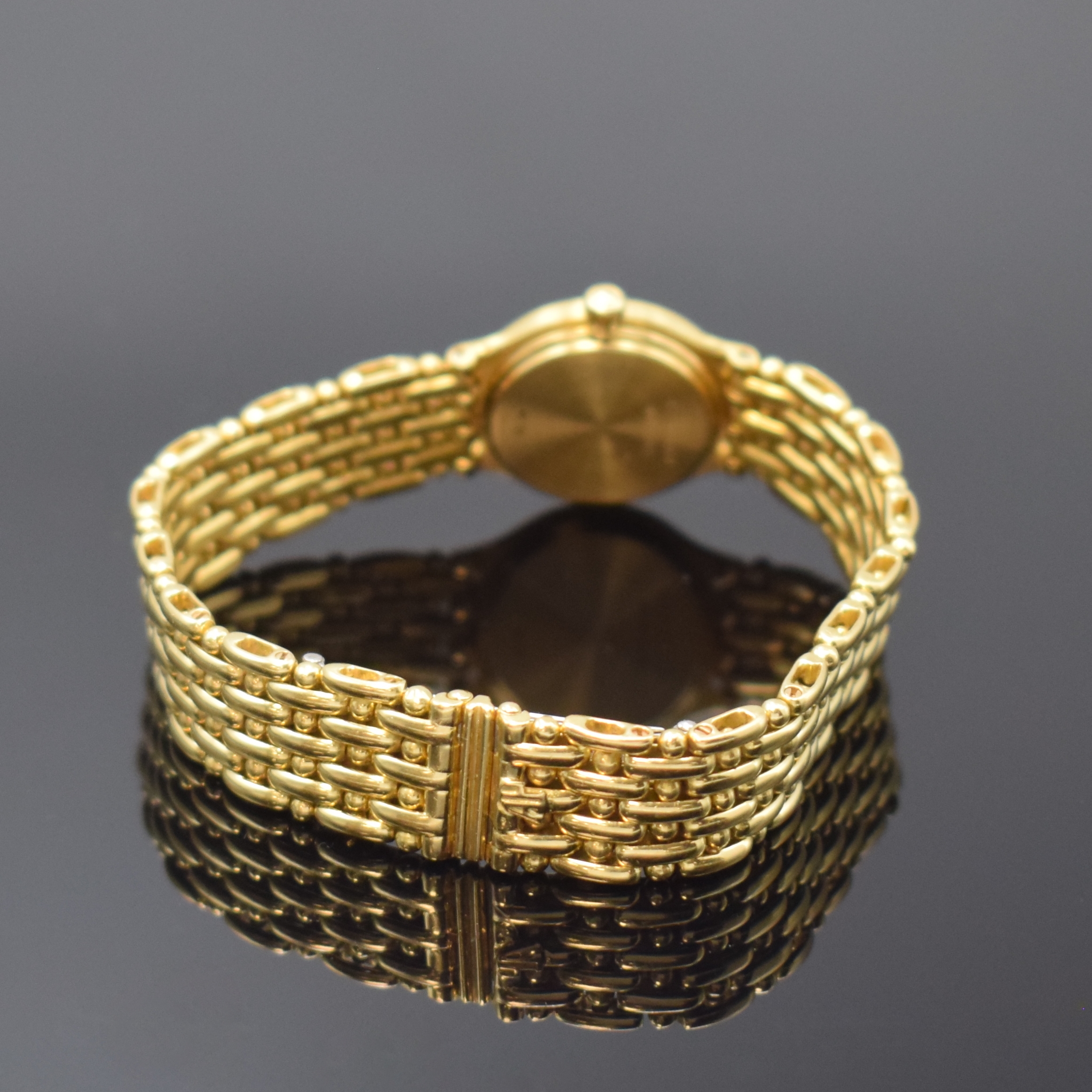 Detail b: AUDEMARS PIGUET Meridian Damenarmbanduhr in GG 750/000, Schweiz um 1985, quarz, Gliederband m. dopp. Faltschl., 2-tlg. Geh., gold. Zifferbl. m. ...
