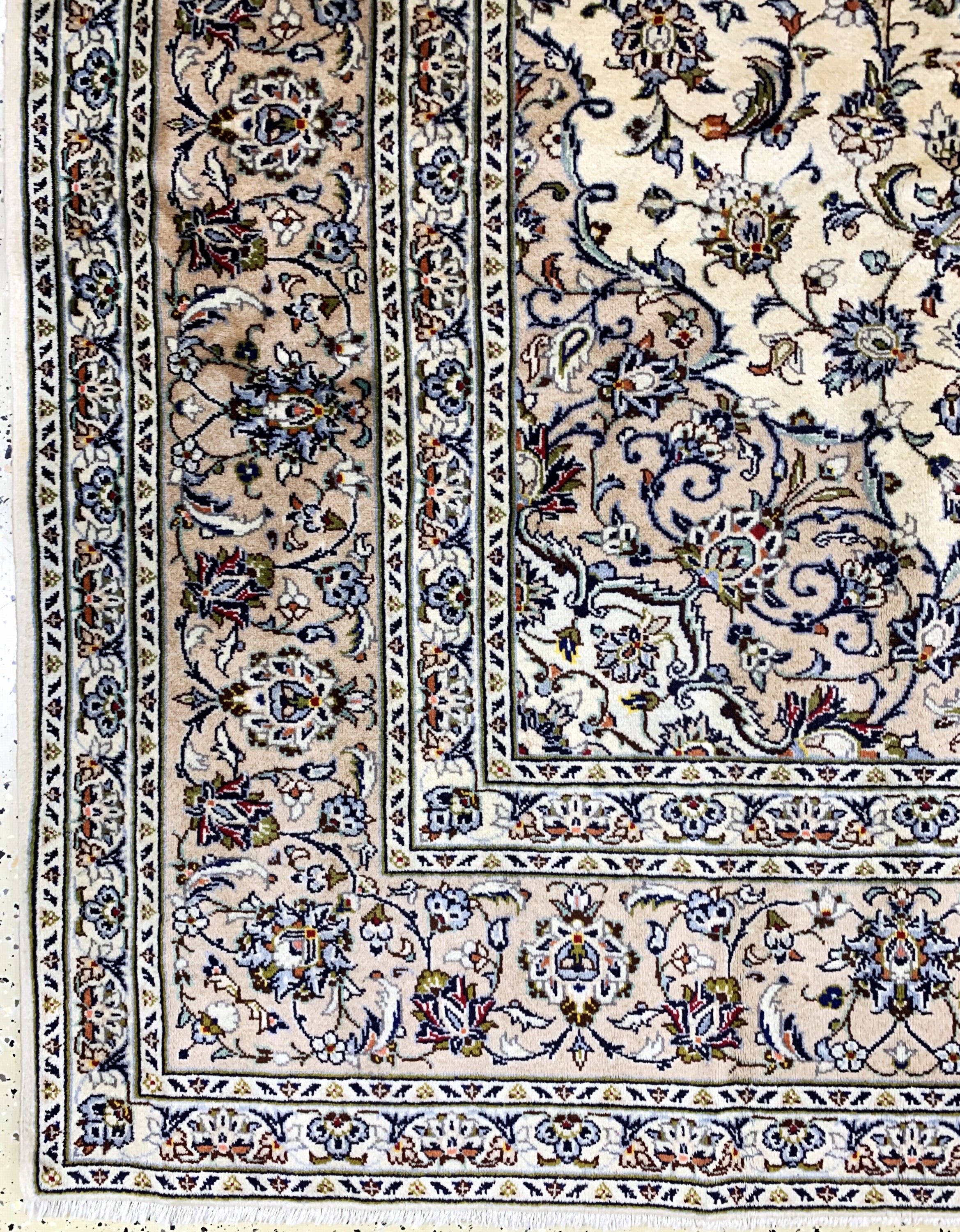 Detail b: Keschan Kork Persien, signiert"Falah", Mitte 20.Jhd, Korkwolle auf Baumwolle, ca. 334x 243 cm, EHZ: 1-2(nahezu Neuwertig)
