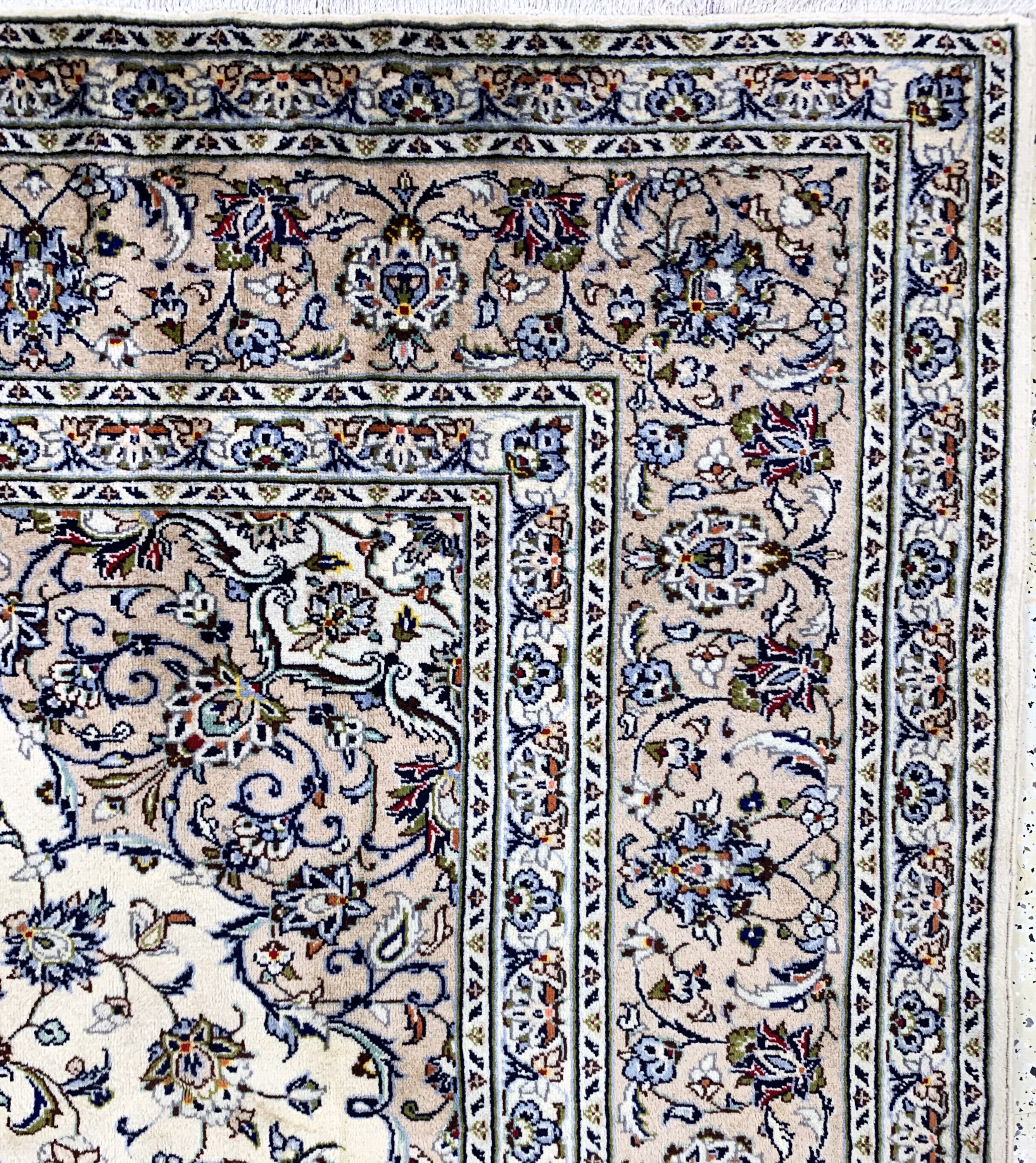 Detail f: Keschan Kork Persien, signiert"Falah", Mitte 20.Jhd, Korkwolle auf Baumwolle, ca. 334x 243 cm, EHZ: 1-2(nahezu Neuwertig)