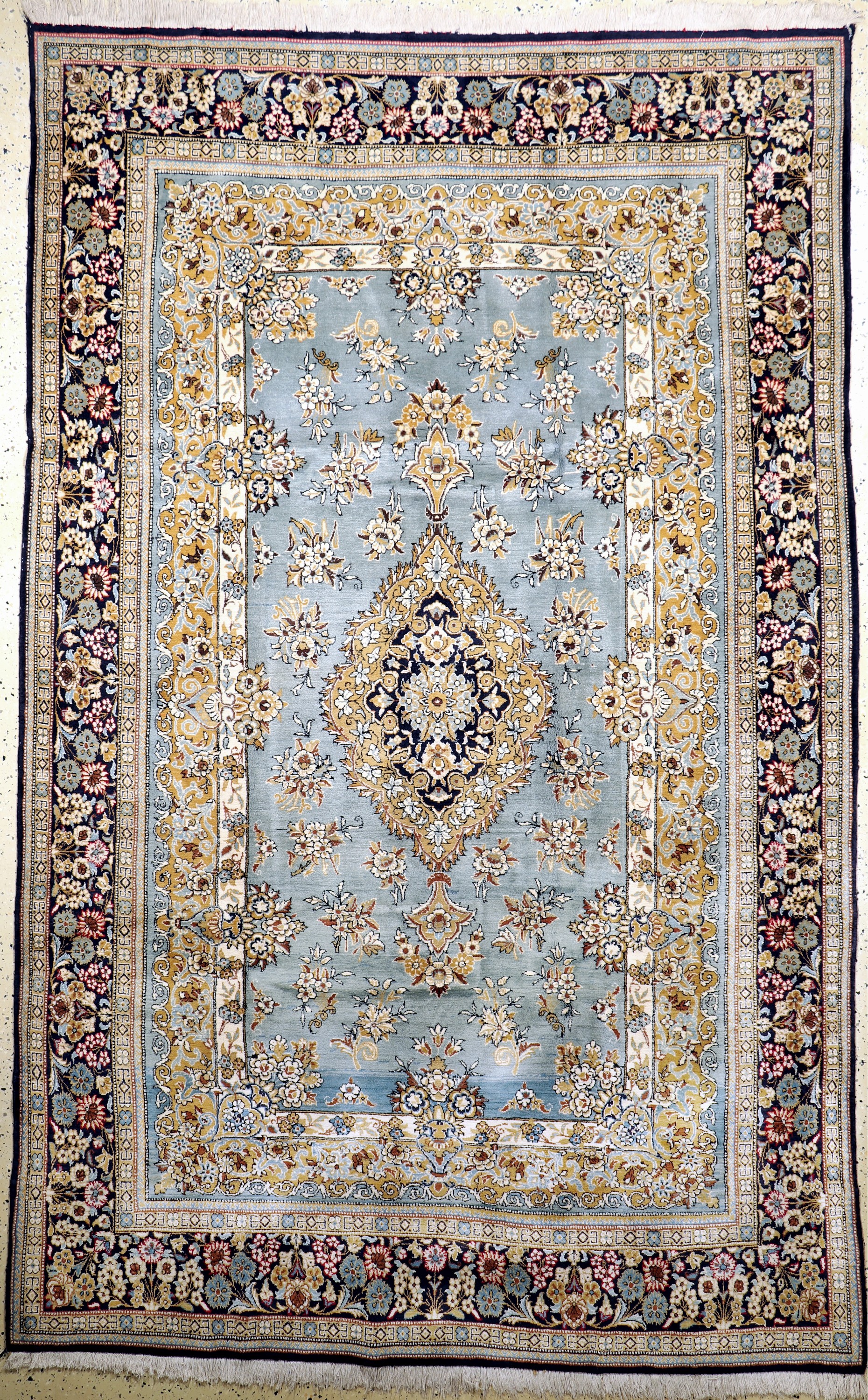 Ghom alt, Persien, Mitte 20.Jhd, Wolle auf Baumwolle, ca. 335 x 215 cm, EHZ: 2(Abrasch)