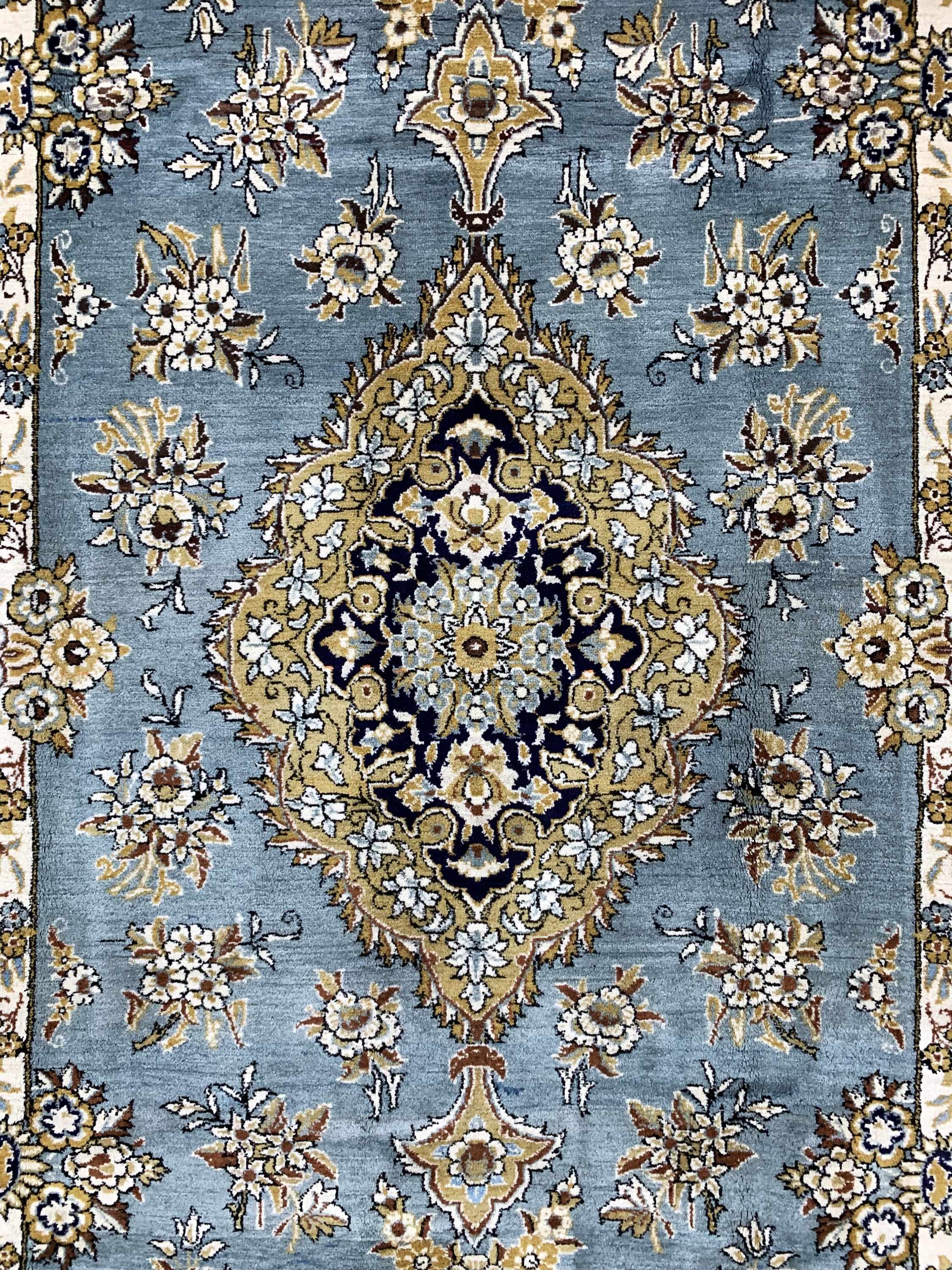 Detail c: Ghom alt, Persien, Mitte 20.Jhd, Wolle auf Baumwolle, ca. 335 x 215 cm, EHZ: 2(Abrasch)