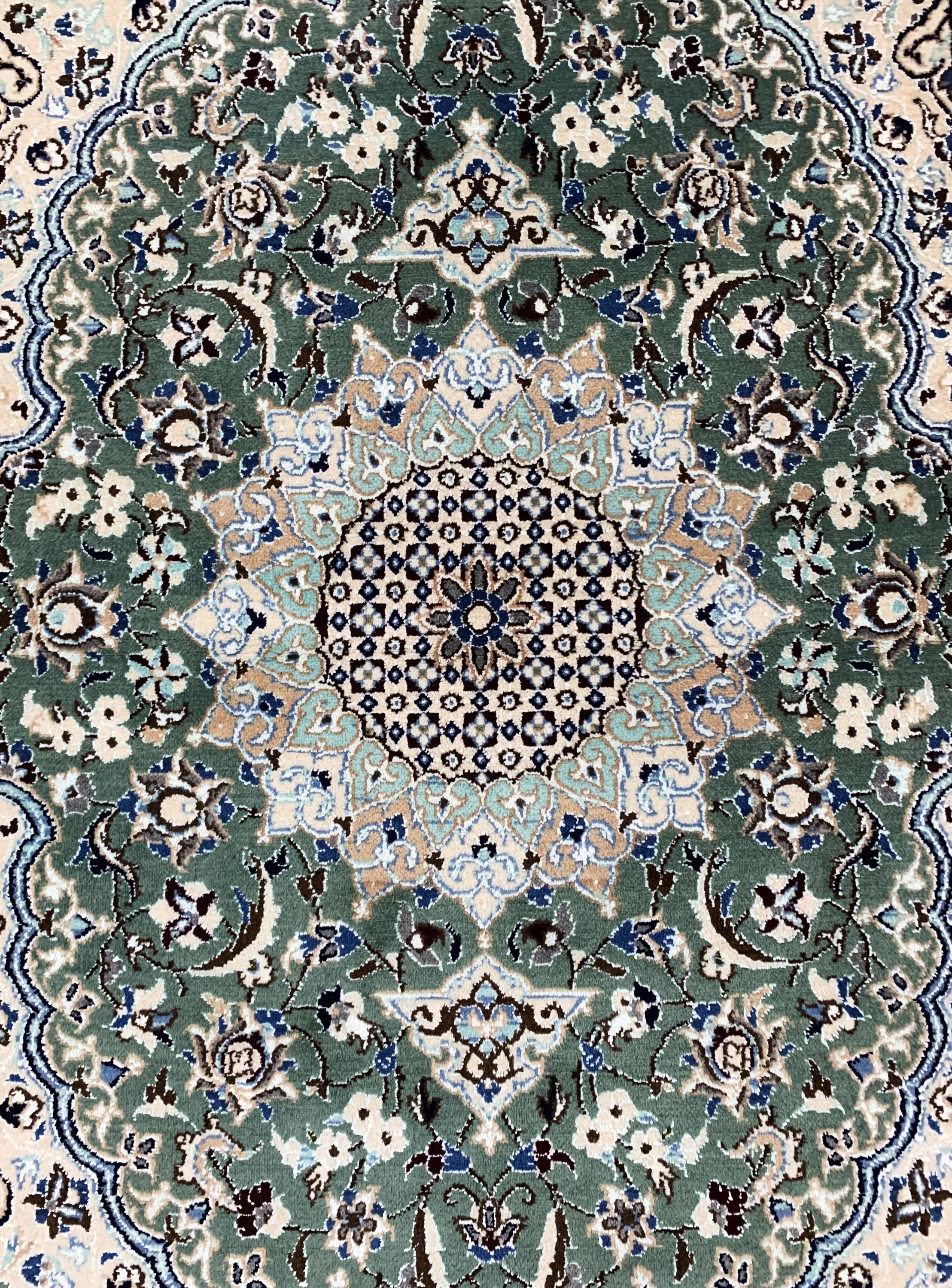 Detail d: 2 Lots Nain fein(9 La), Persien, Ende 20.Jhd, Korkwolle mit Seide, ca. 136 x 91 cm & ca. 127 x 86 cm, EHZ: 1-2
