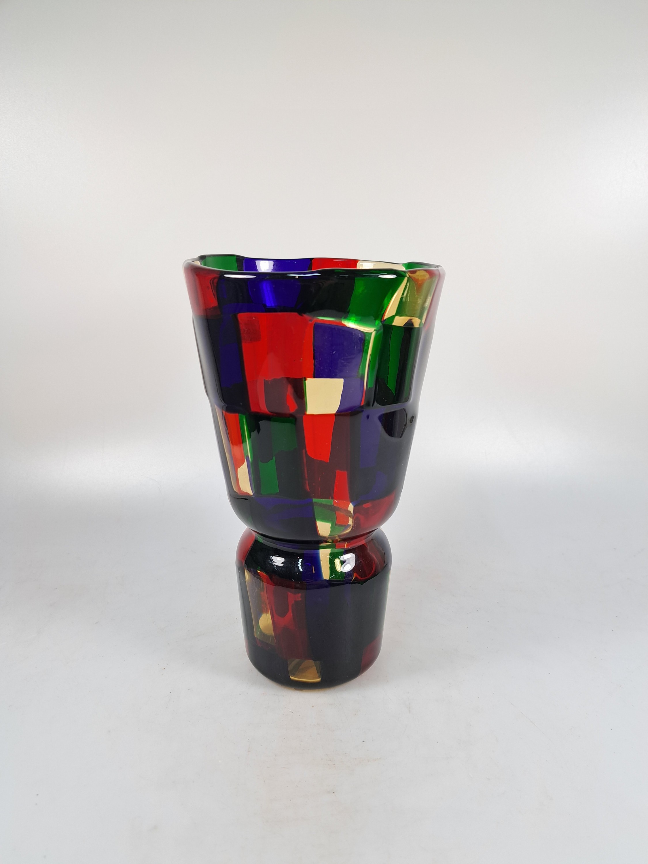 Detail b: Pezzato-Vase, Entwurf Fulvio Bianconi für Venini & C. Murano, 50er Jahre, Pokalform, farbloses Glas mit mosaikartige zusammengeschmolzenen Quadrate ...