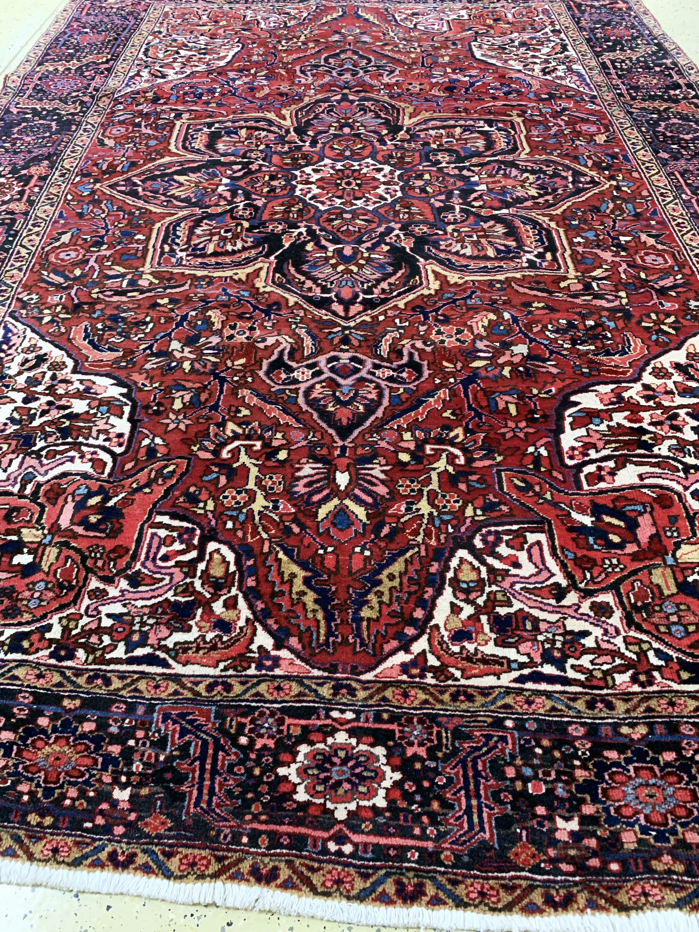 Detail f: Heriz alt, Persien, Mitte 20.Jhd, Wolle aufBaumwolle, ca. 380 x 270 cm, EHZ: 2