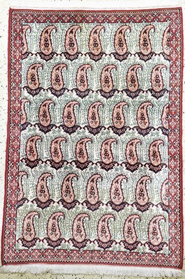 Image Najafabad, Persien, Mitte 20.Jhd, Wolle aufBaumwolle, ca. 150 x 106 cm, EHZ: 2