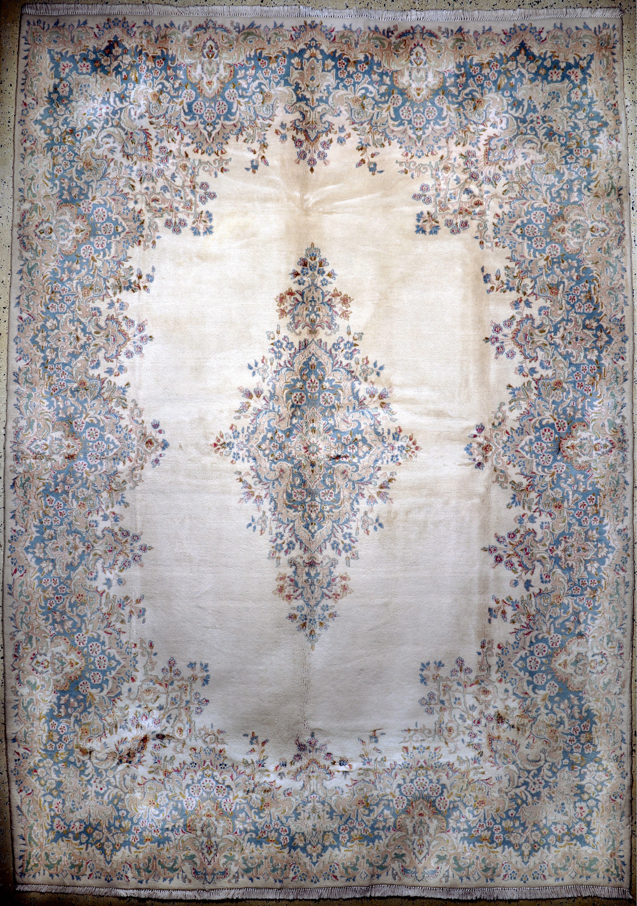 Kerman, Persien, Ende 20.Jhd, Wolle auf Baumwolle, ca. 373 x 263 cm, EHZ: 2