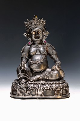 Image Virupa, Tibet, Ming-Stil, Eisenguß, Holzkern, mit roten Glassteinen, reparierte ...